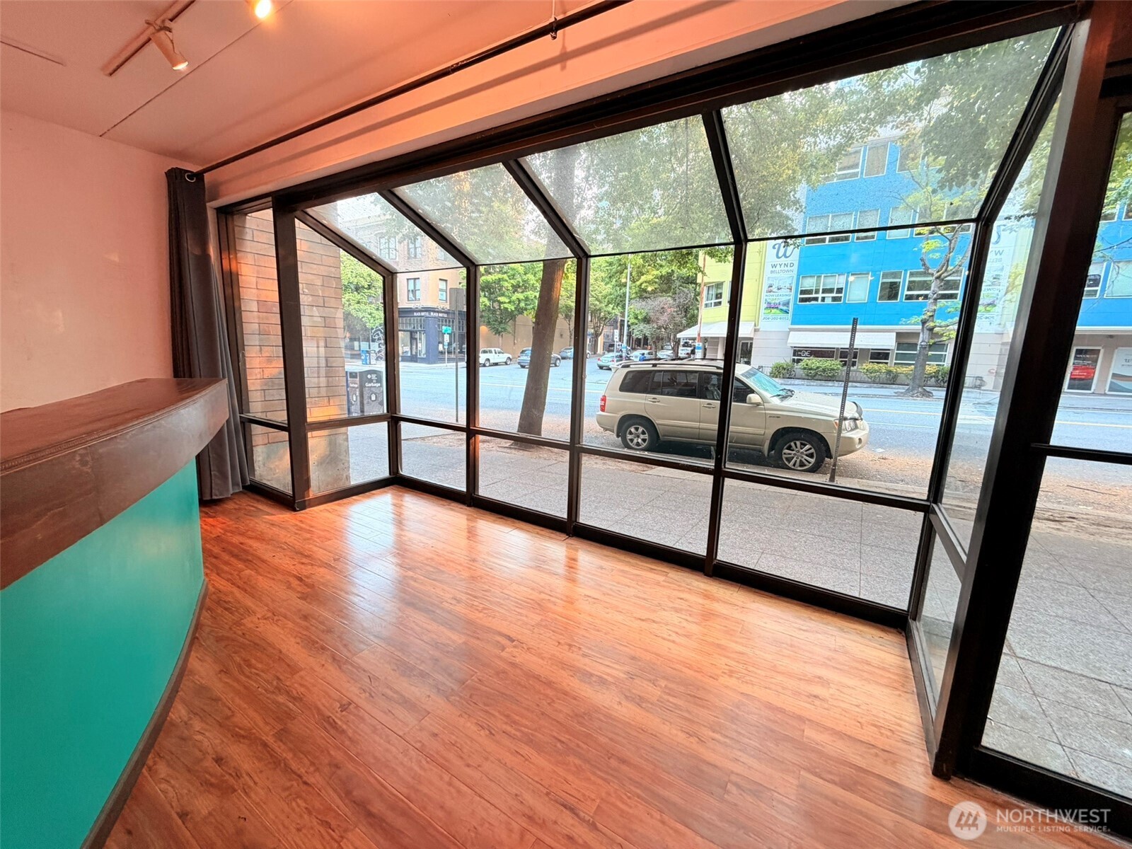 2523 1st Avenue (r) Property Photo 11