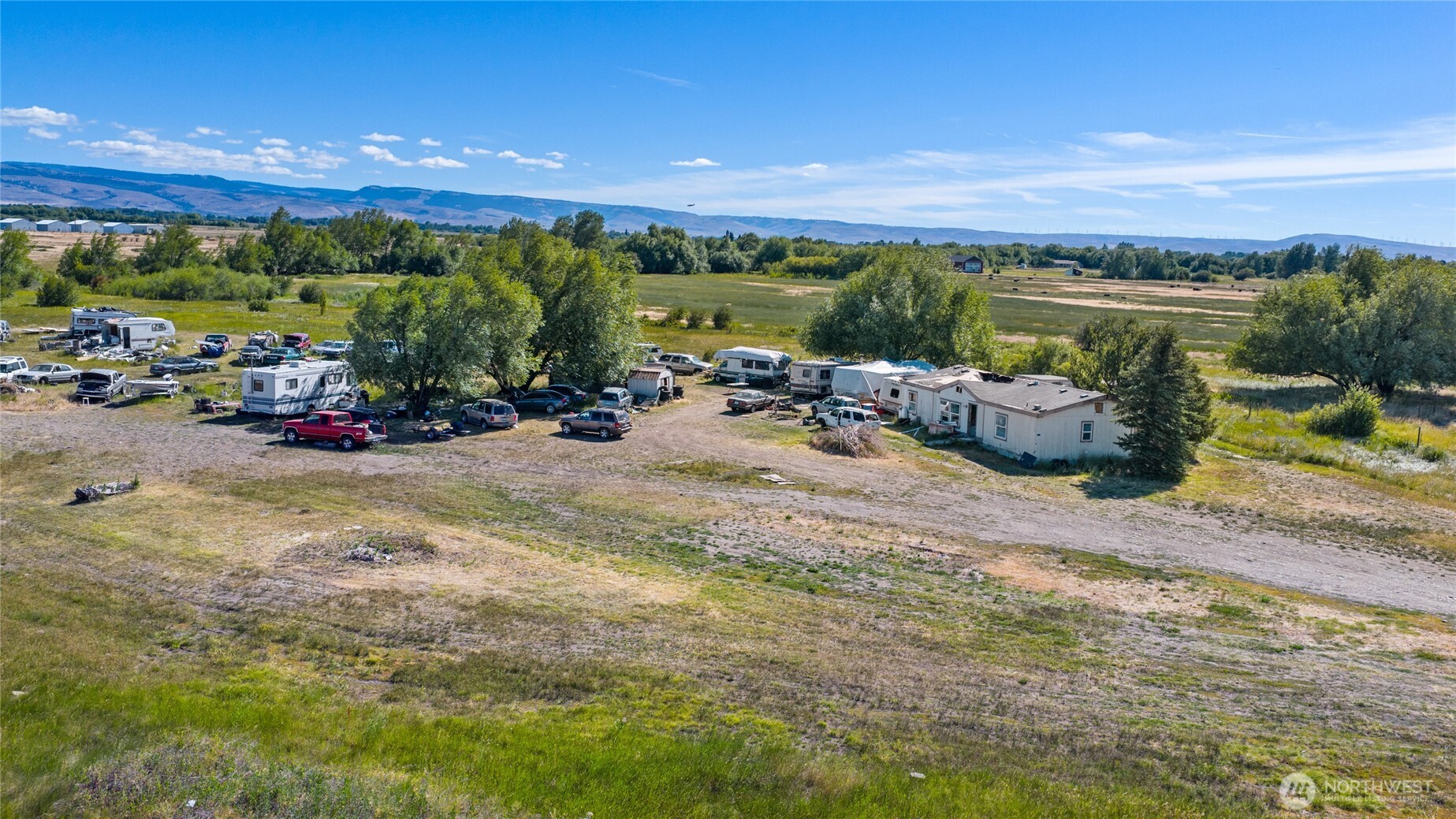 1215 E Sanders Road Property Photo 8