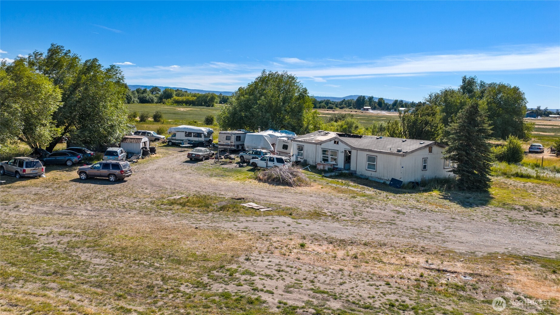 1215 E Sanders Road Property Photo 10