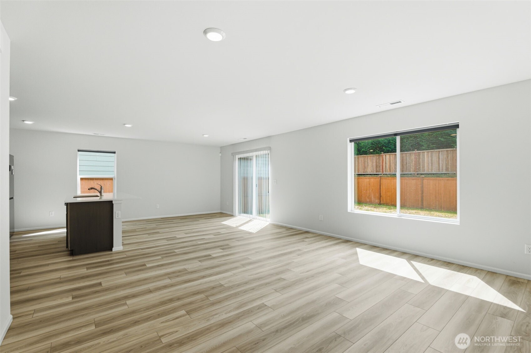 1243 92nd Way Se Property Photo 5