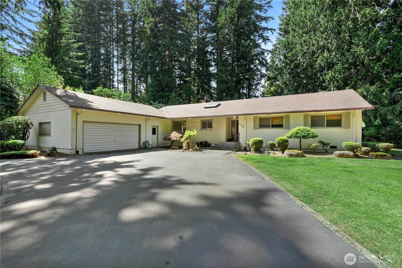 605 Fairway Drive Property Photo 1