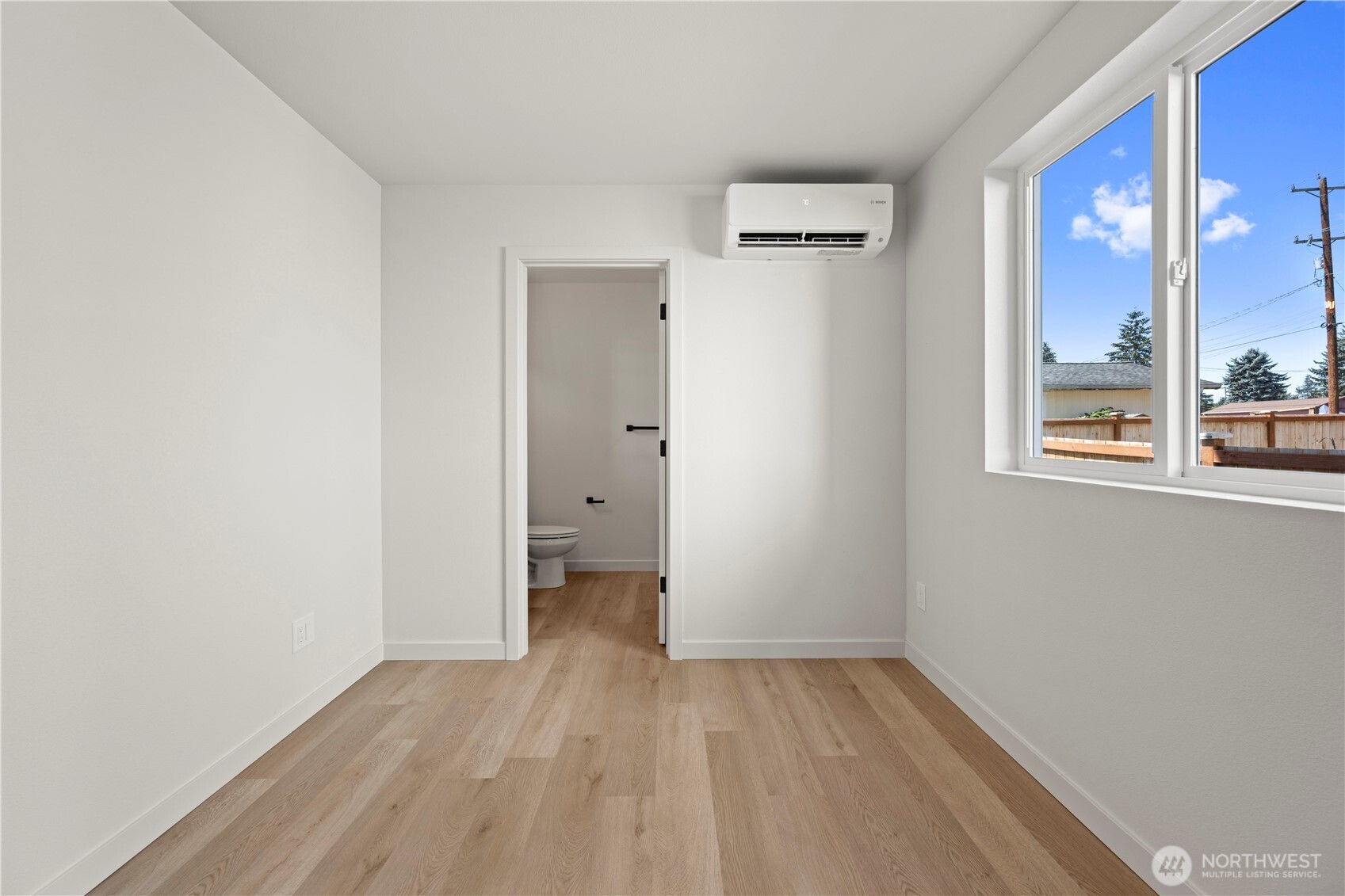 202 S Alder Avenue B Property Photo 8