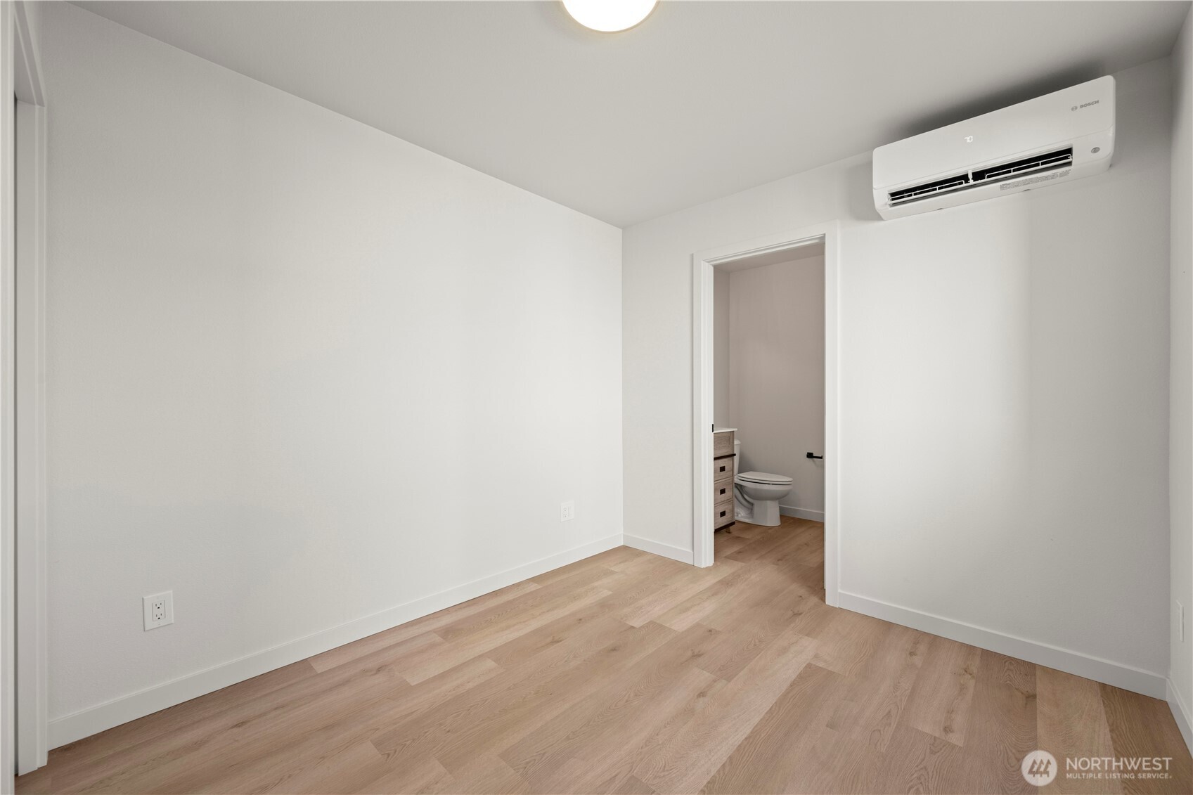 202 S Alder Avenue B Property Photo 9