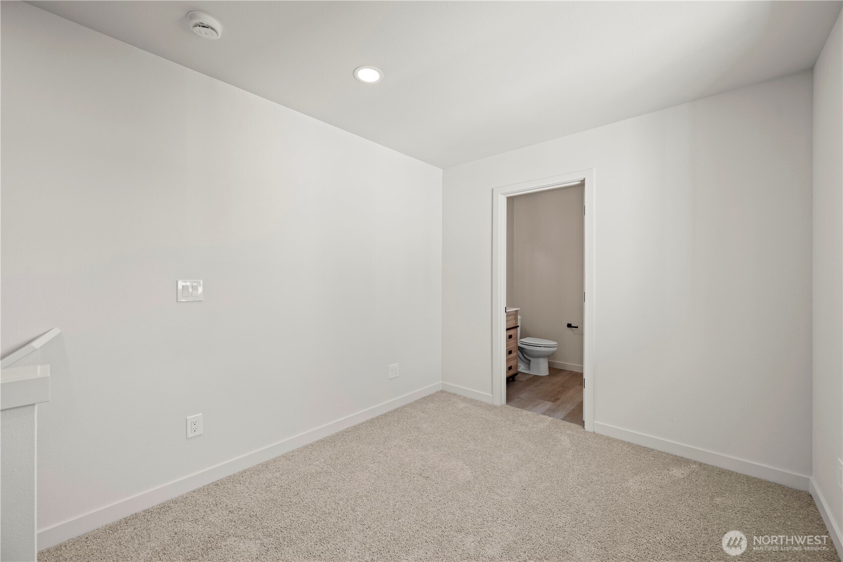 202 S Alder Avenue B Property Photo 14