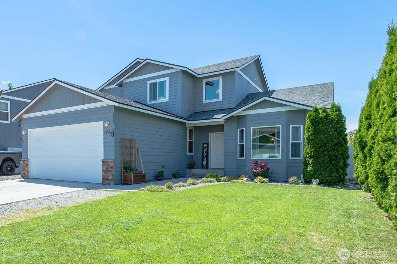 1450 Denny Place Property Photo 1
