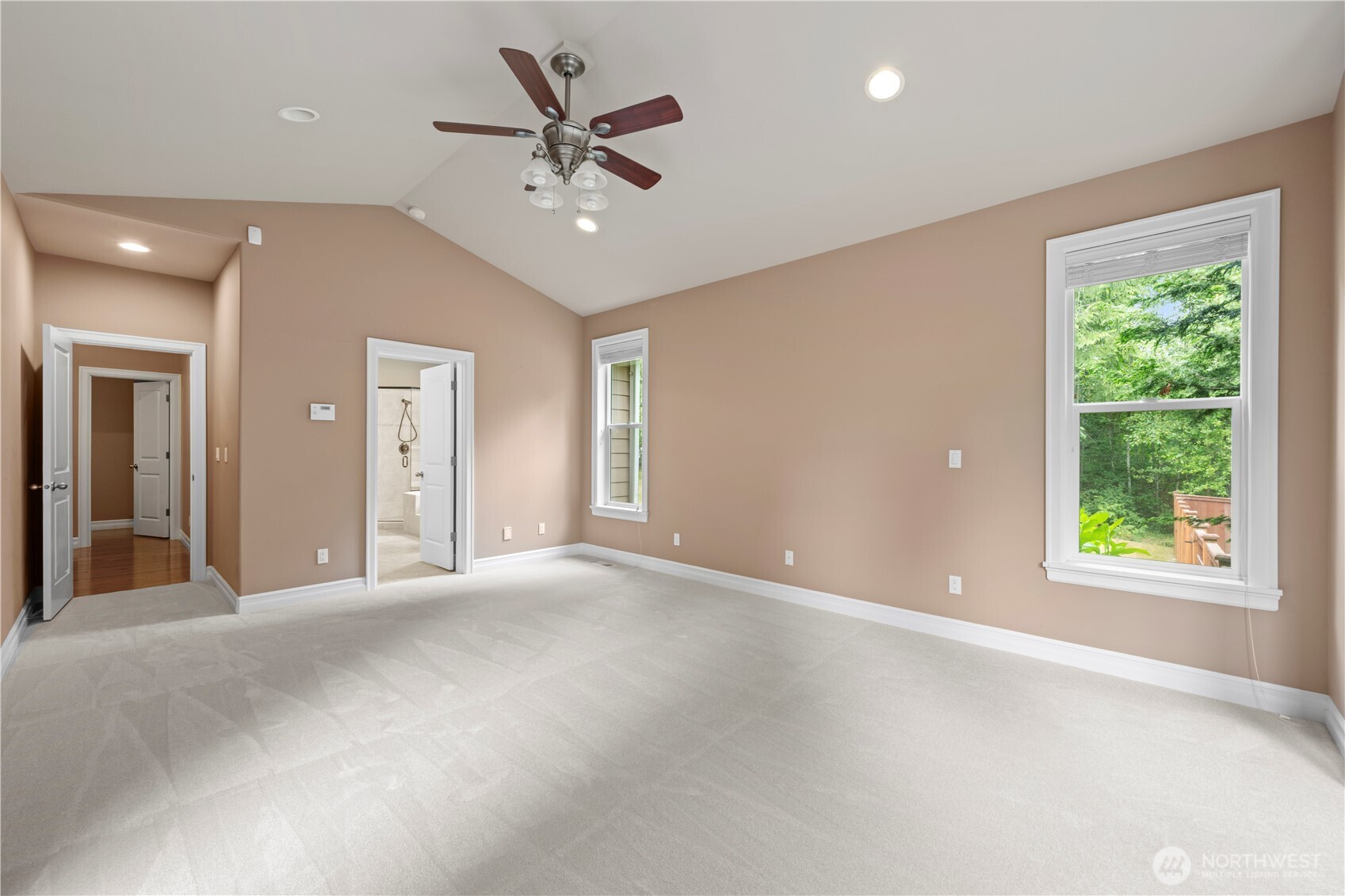 12521 6th Avenue Property Photo 11