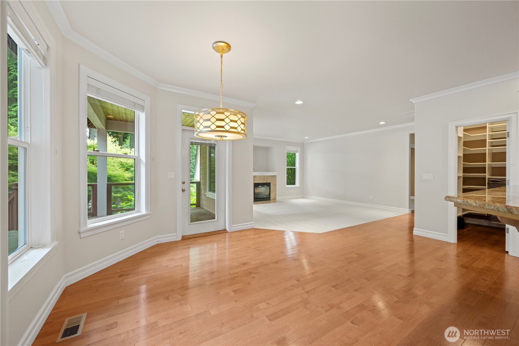 12521 6th Avenue Property Photo 19