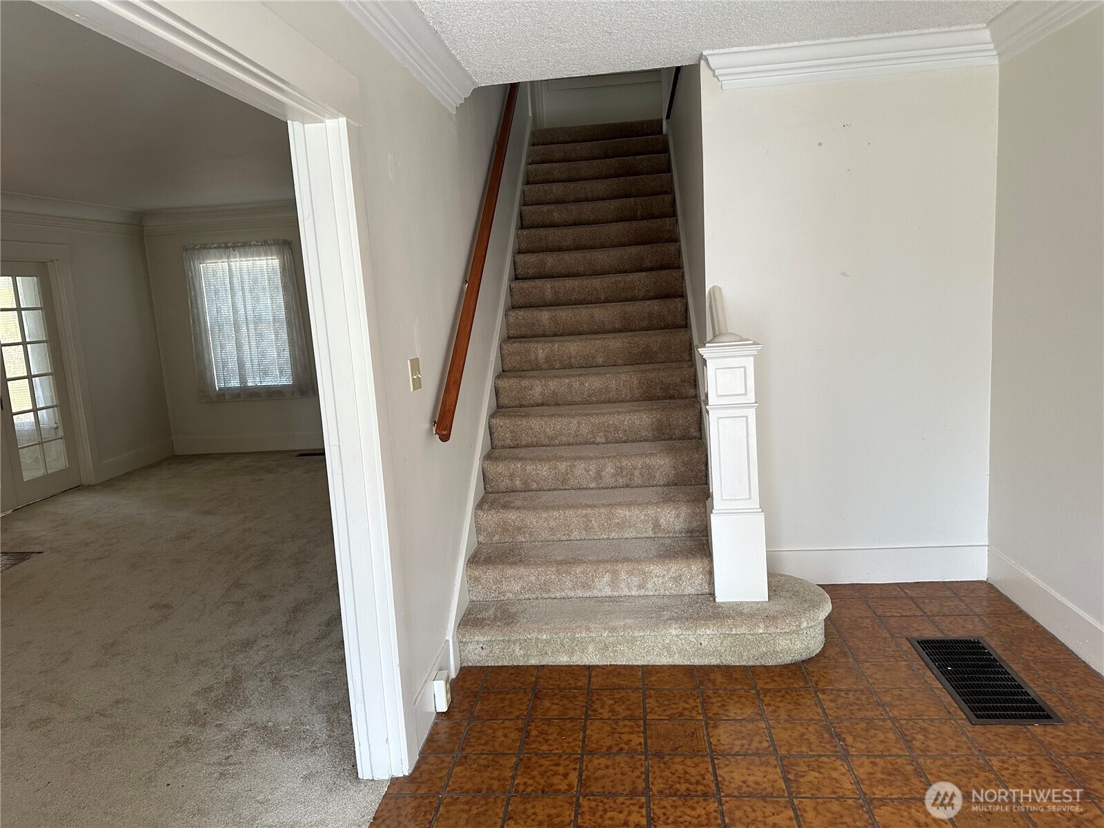 12313 Valley Ave E Property Photo 6