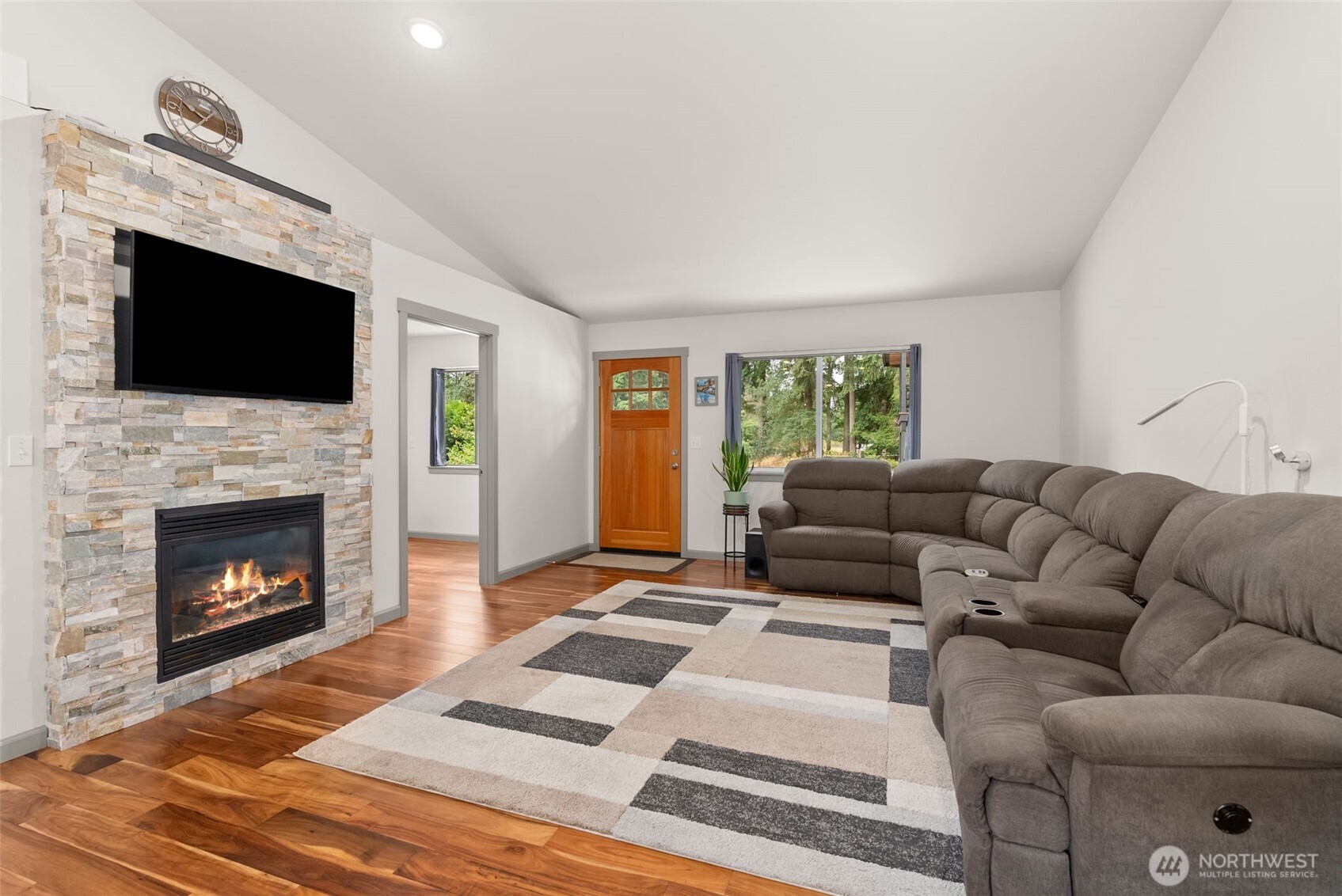 17035 Sargent Road Property Photo 7