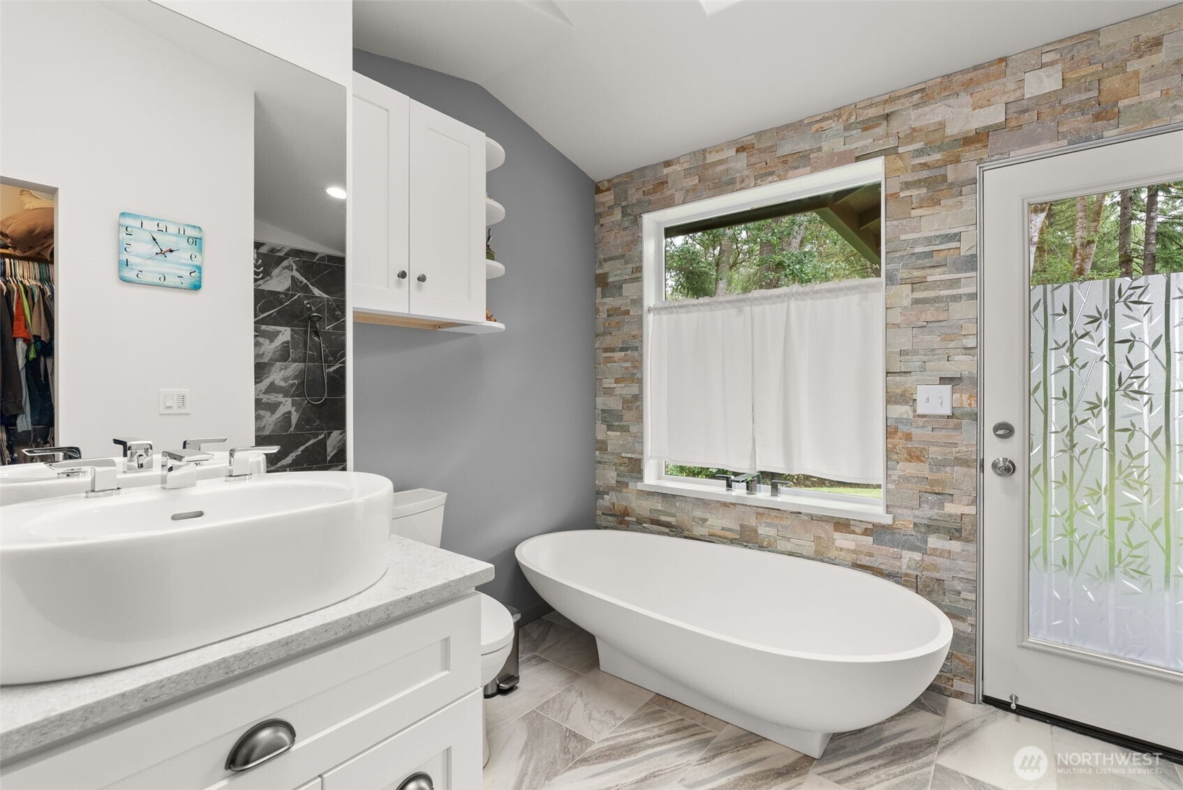17035 Sargent Road Property Photo 13