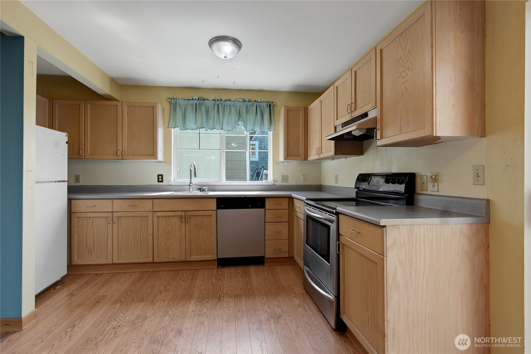 1735 28th Avenue Property Photo 6