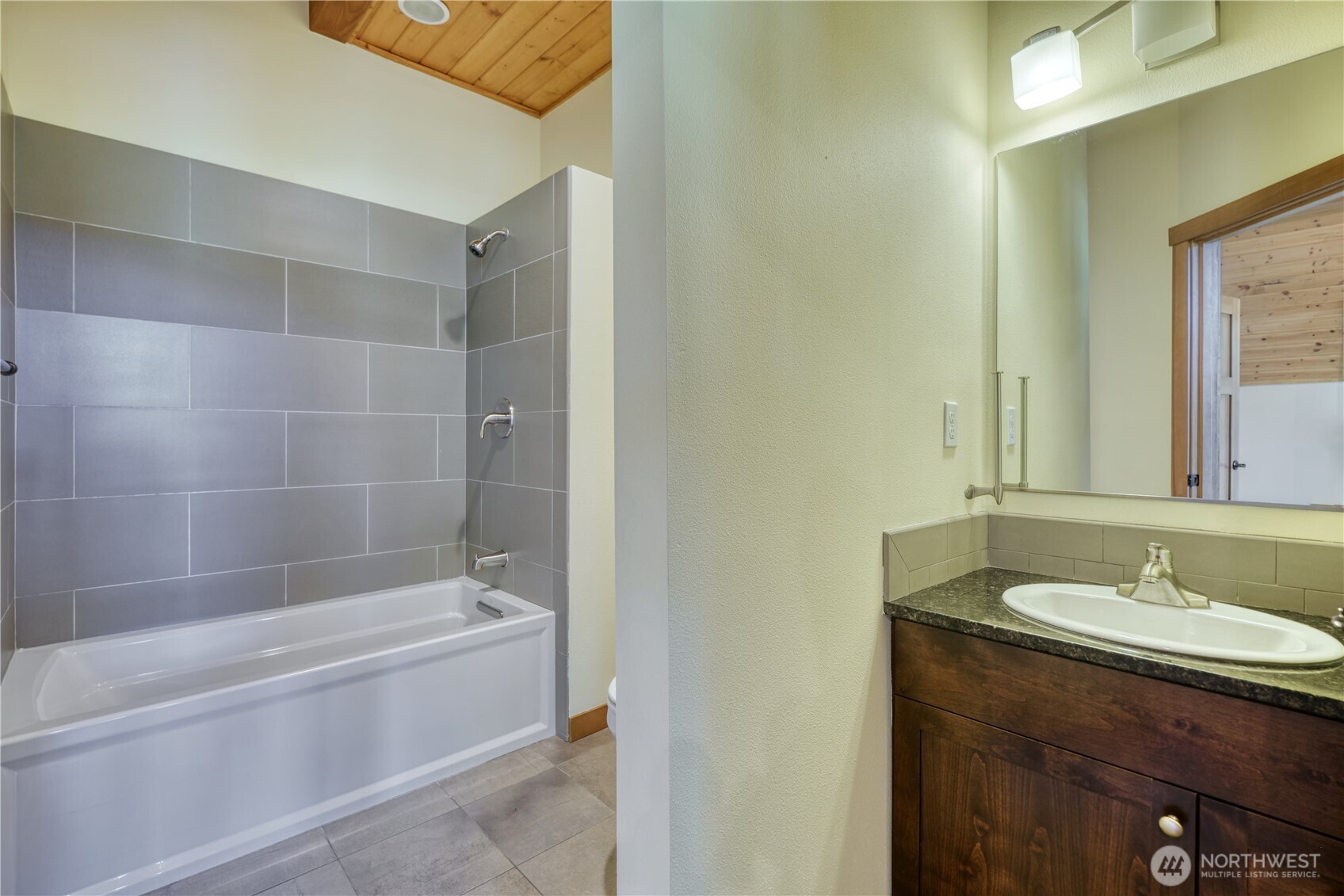 1307 Pelican Pl B Property Photo 18