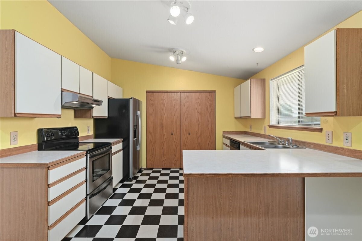 403 Neptune Place Property Photo 6