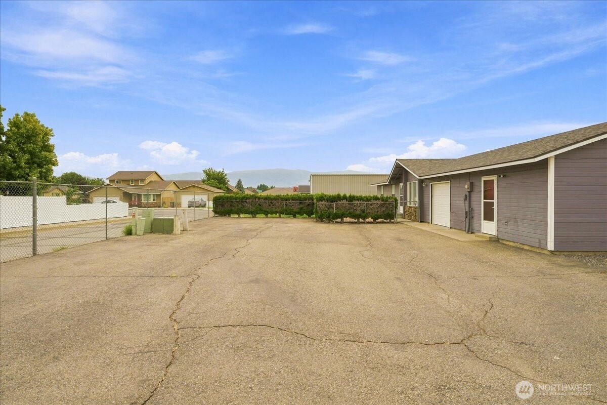 403 Neptune Place Property Photo 28