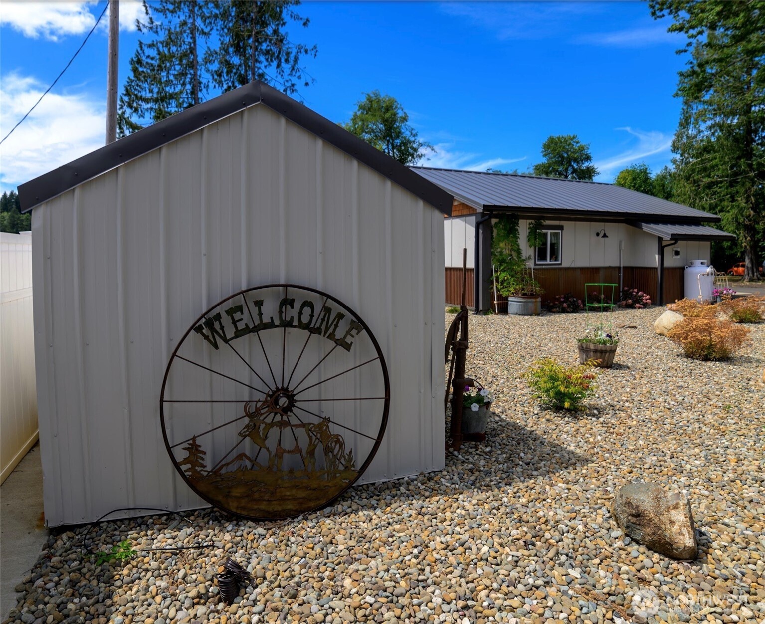 3420 N Mission Road Property Photo 5