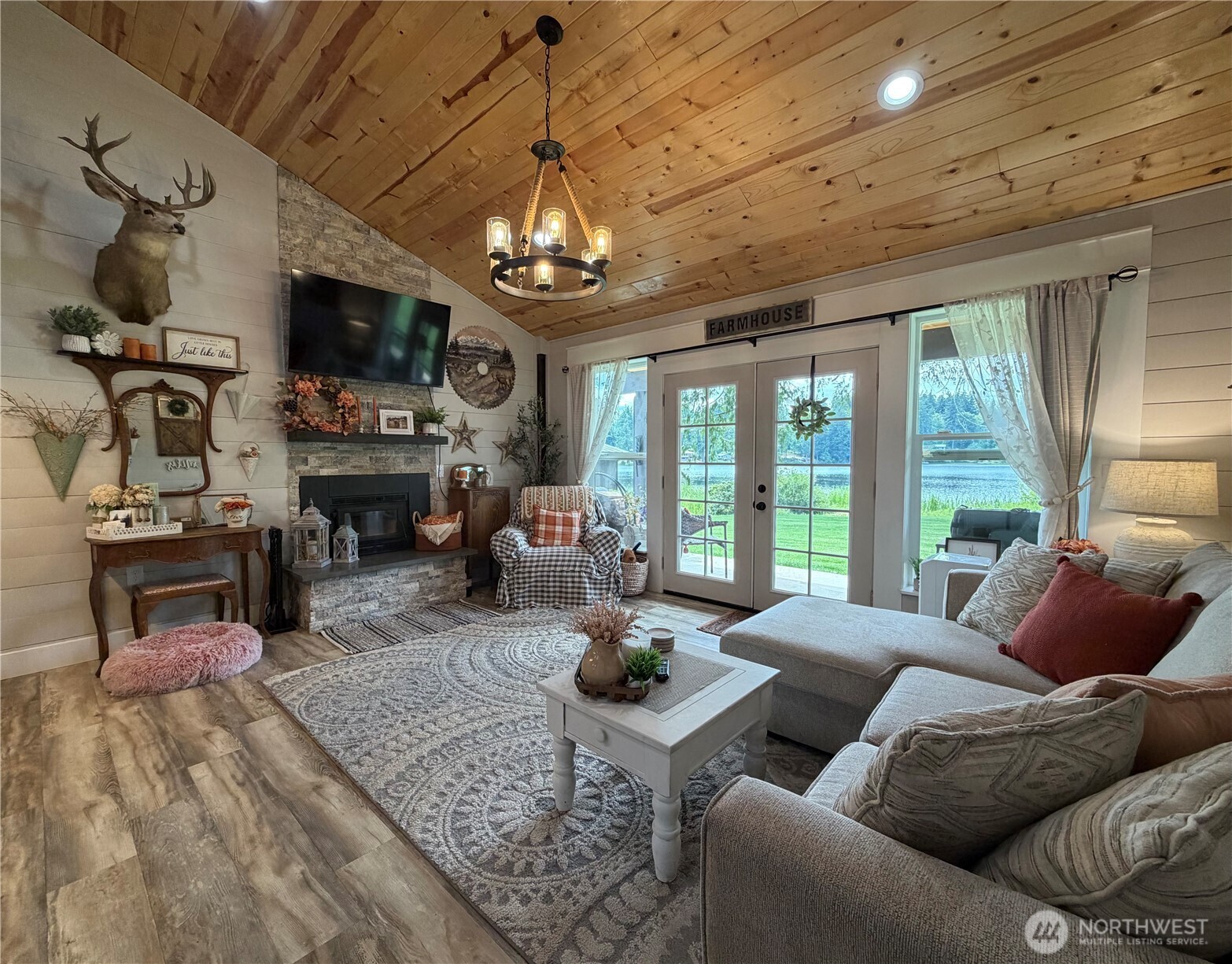 3420 N Mission Road Property Photo 16