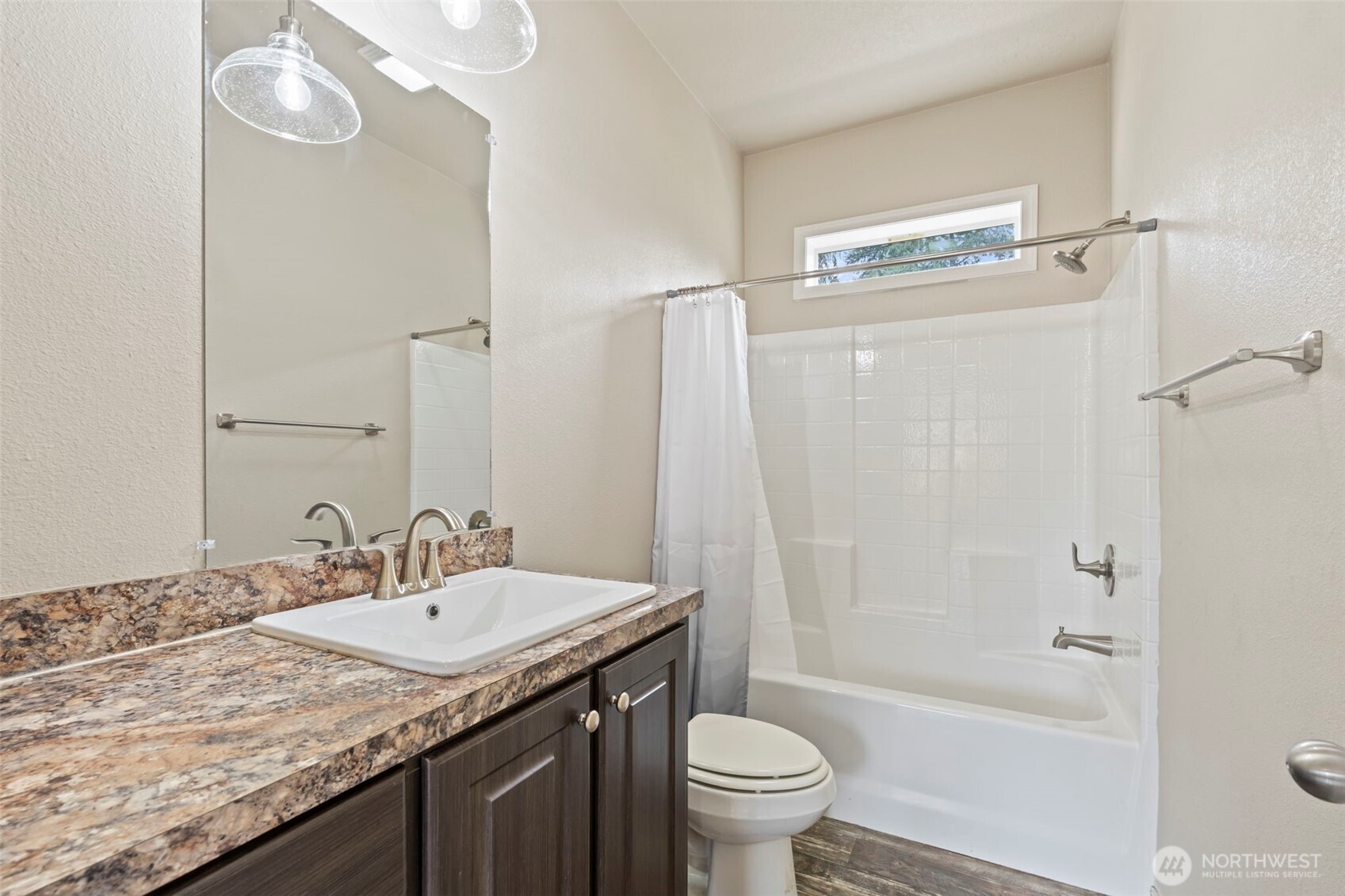 762 Division Avenue Property Photo 18
