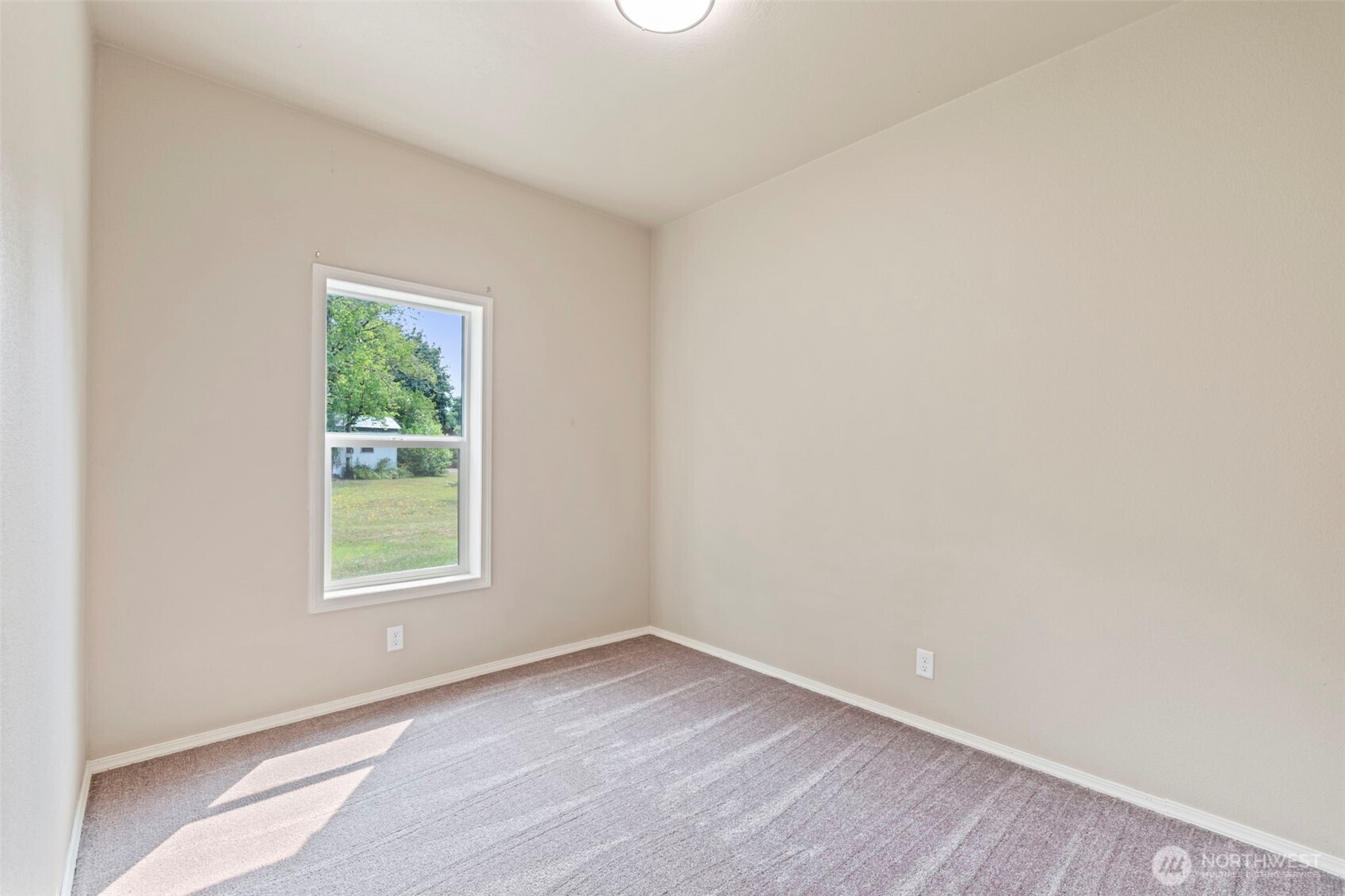 762 Division Avenue Property Photo 19