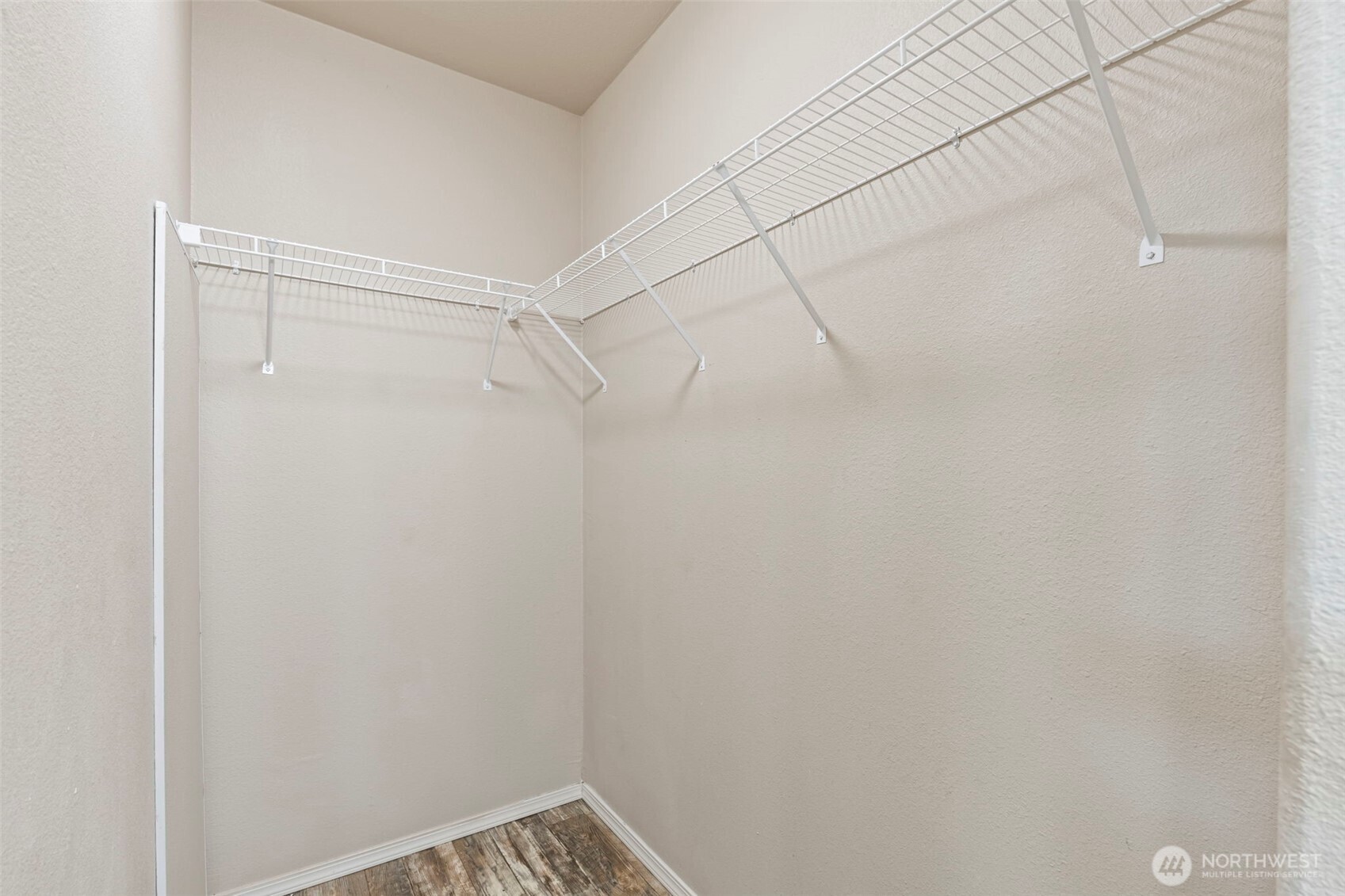 762 Division Avenue Property Photo 22