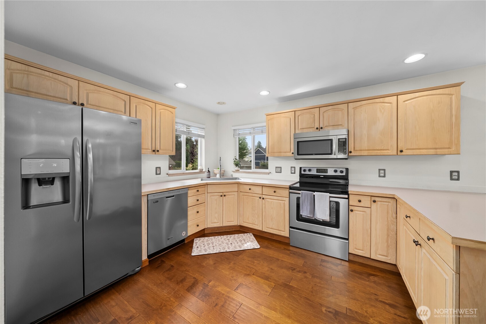 11306 216th Avenue Property Photo 9