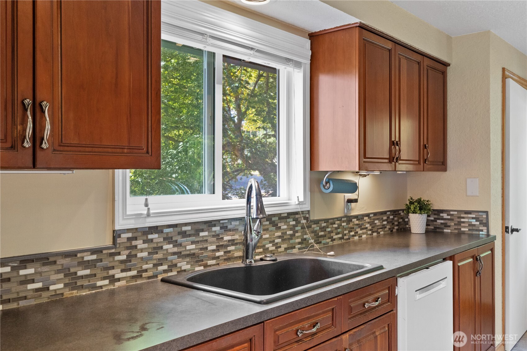 8731 Shadow Wood Drive Property Photo 12