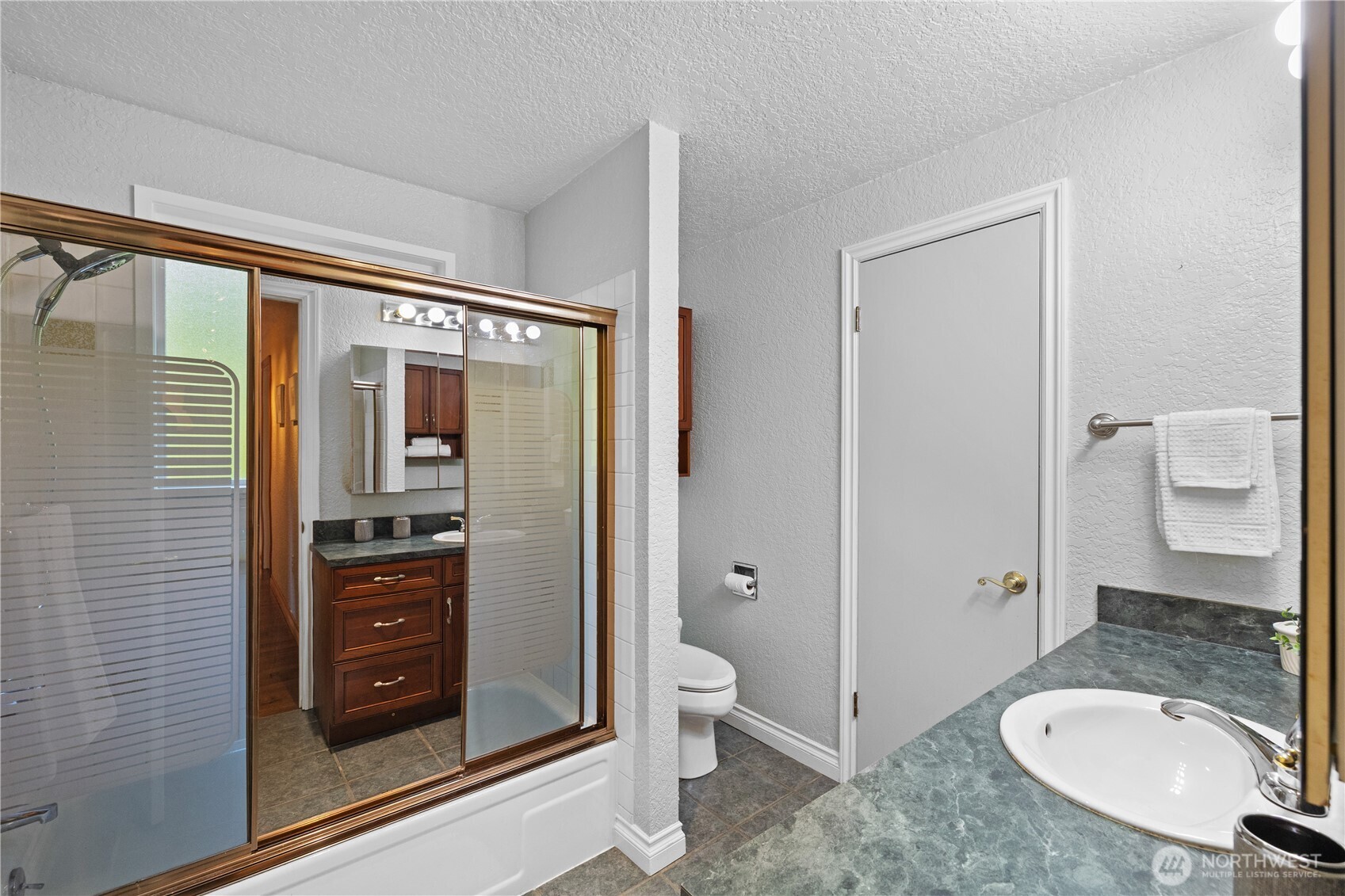 8731 Shadow Wood Drive Property Photo 18