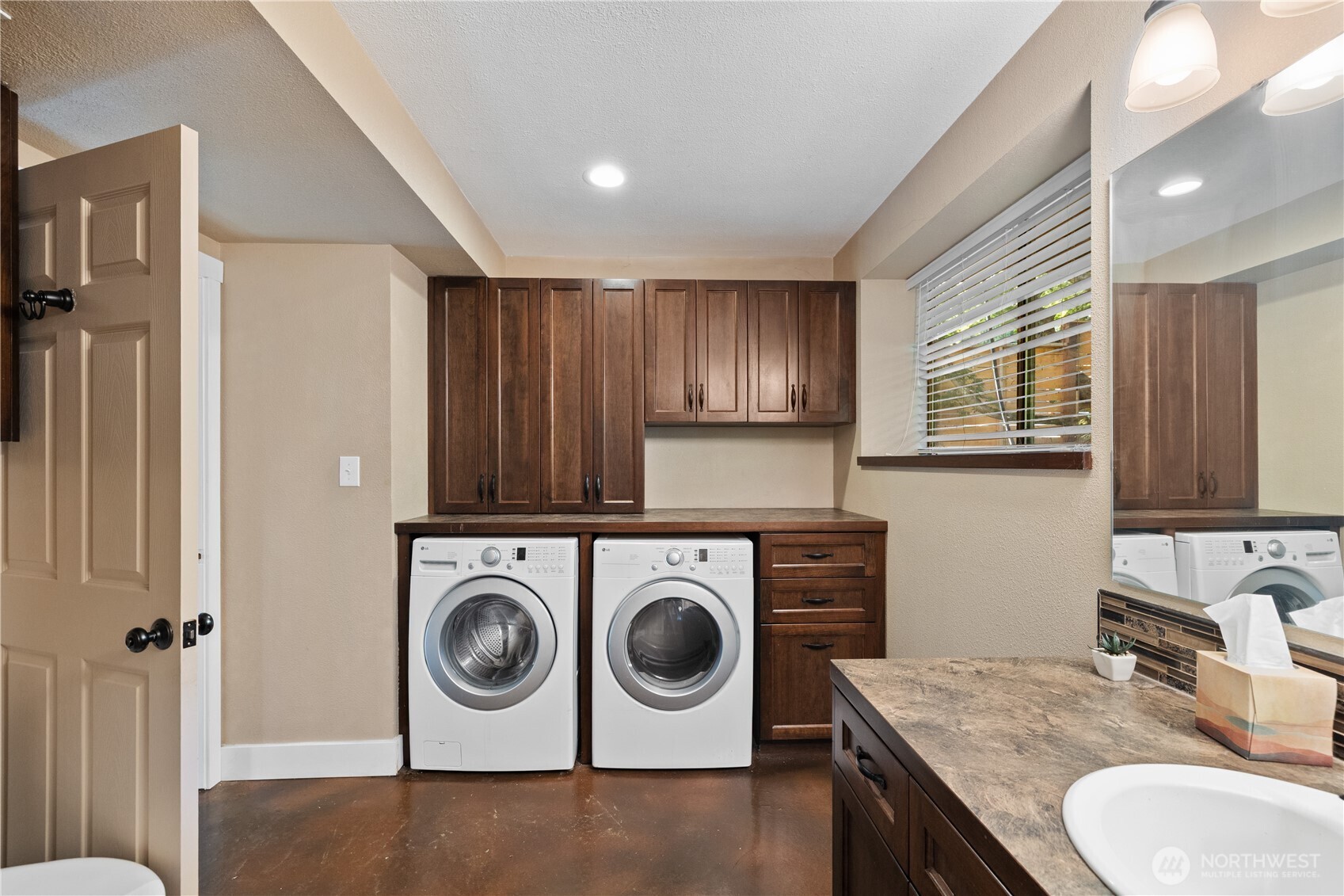 8731 Shadow Wood Drive Property Photo 23