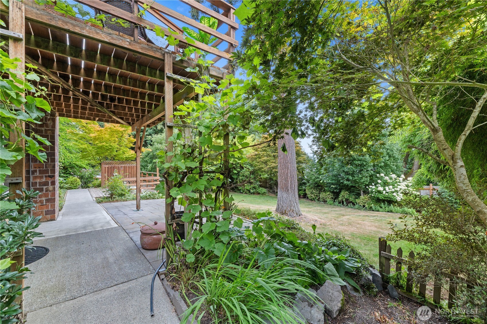 8731 Shadow Wood Drive Property Photo 26