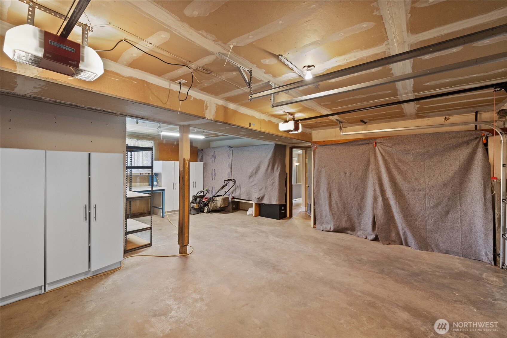 8731 Shadow Wood Drive Property Photo 33