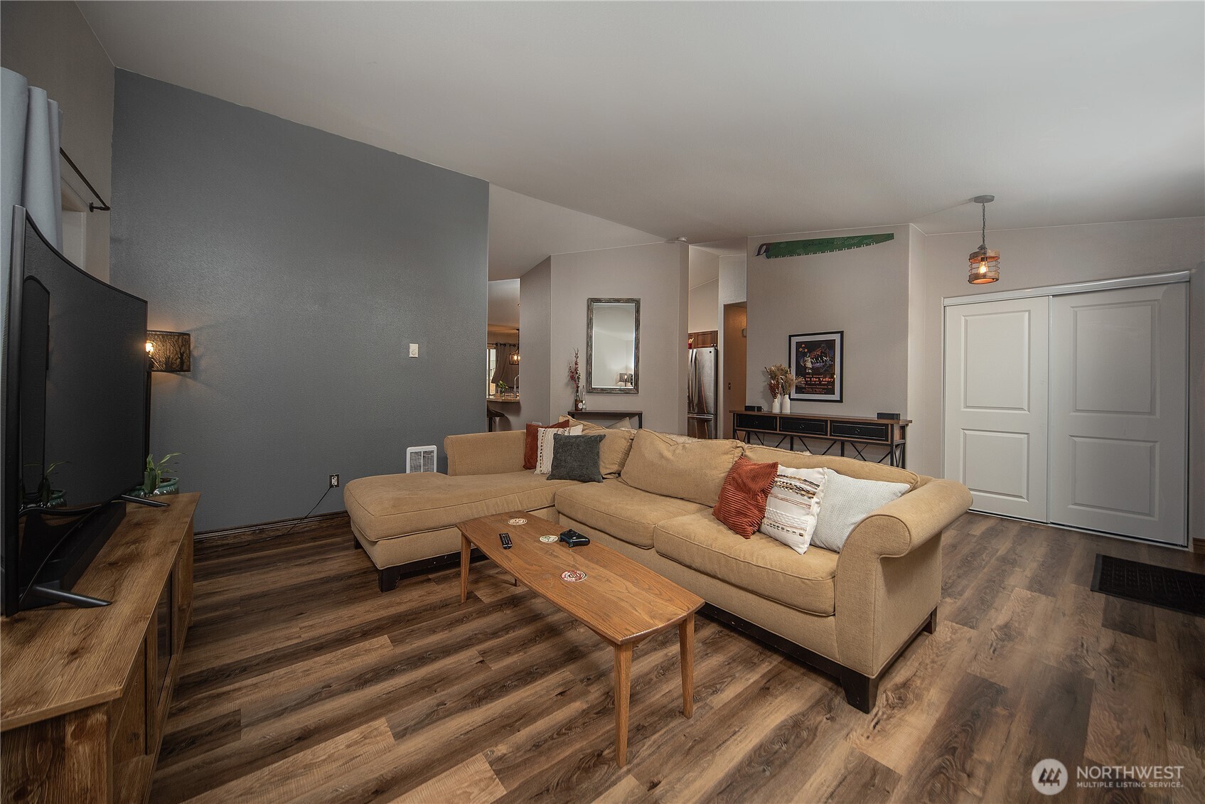200 E Kristen Avenue Property Photo 4