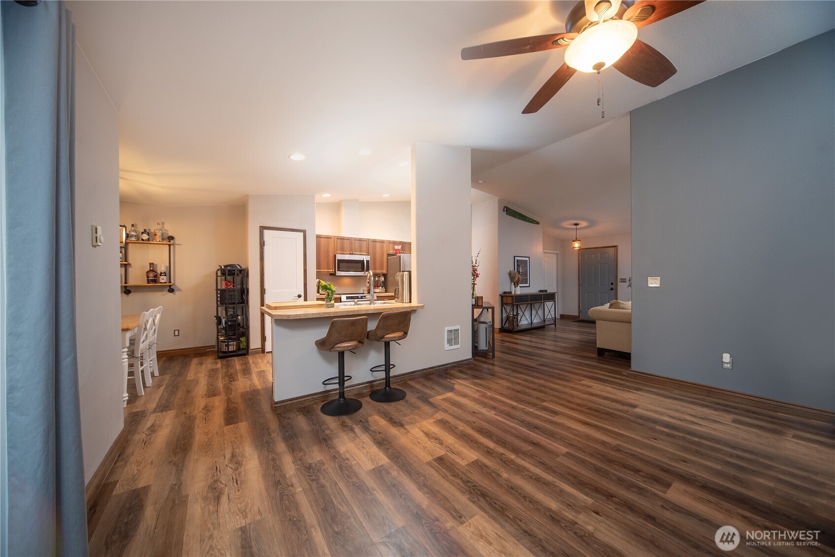 200 E Kristen Avenue Property Photo 6