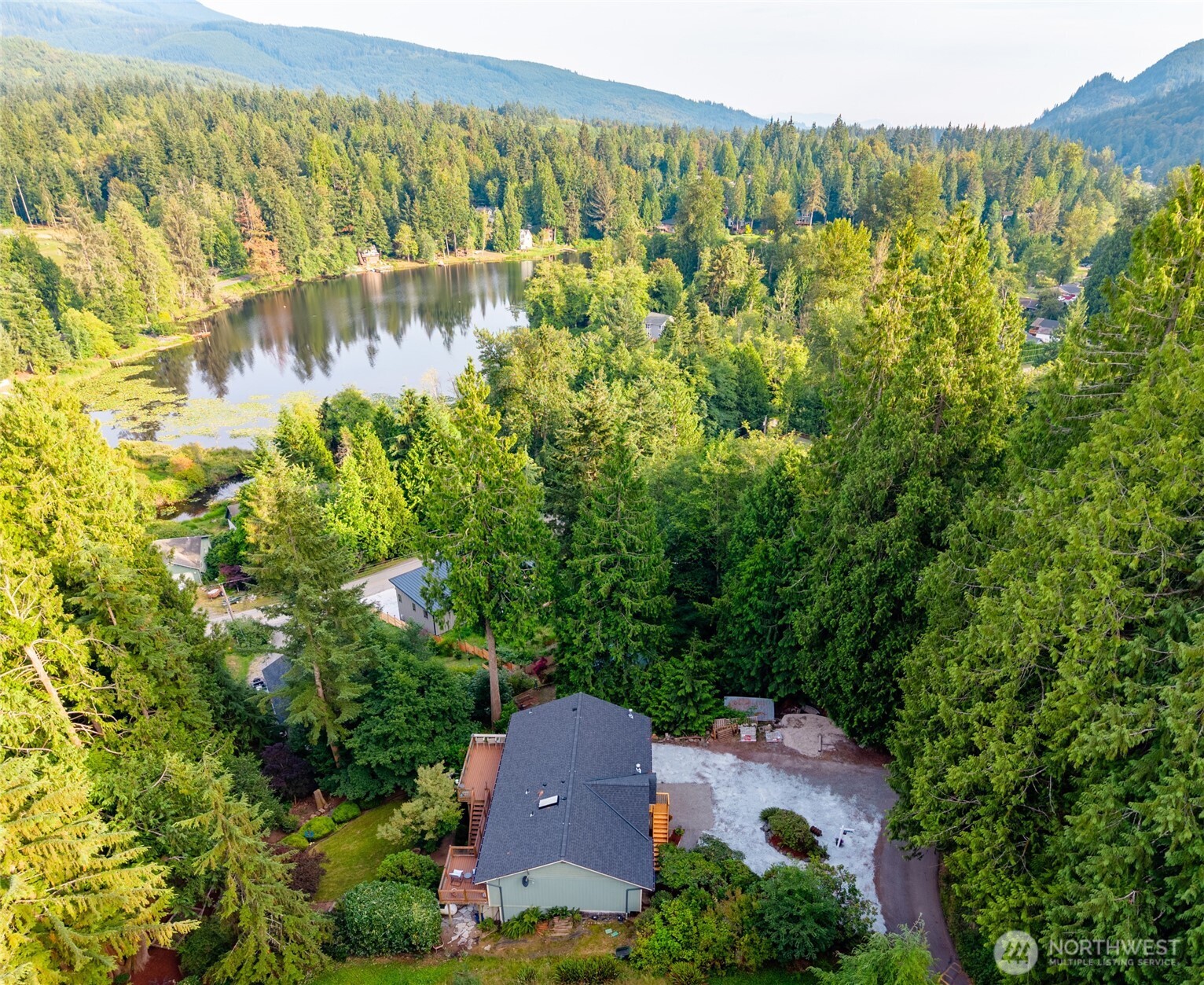 654 Crest Lane Property Photo 1