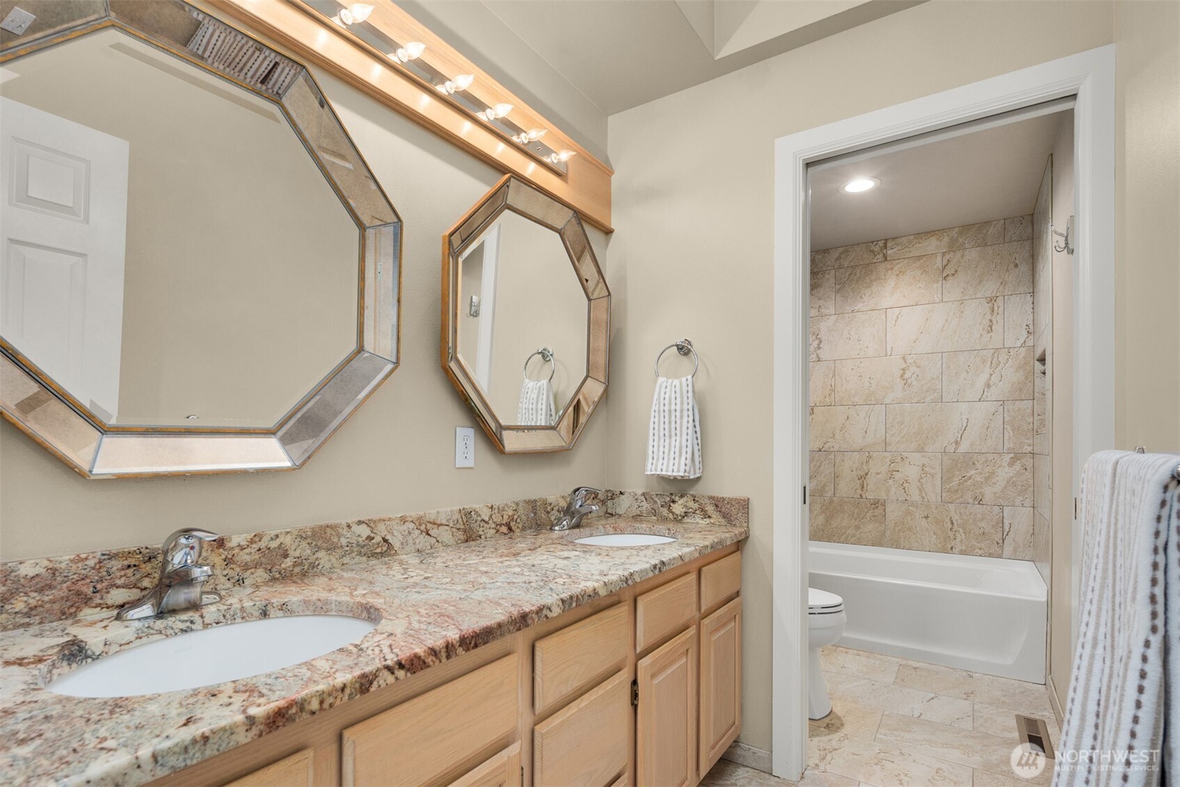 2714 232nd Place Property Photo 31