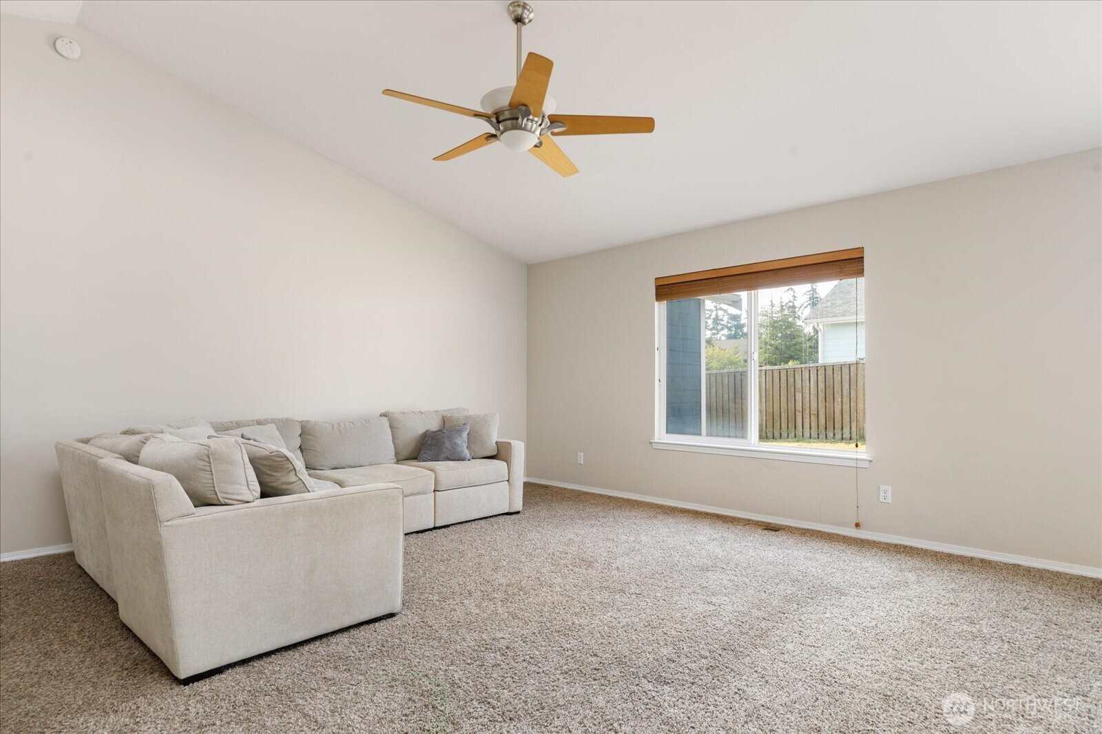 229 Nw Cherry Hill Loop Property Photo 7
