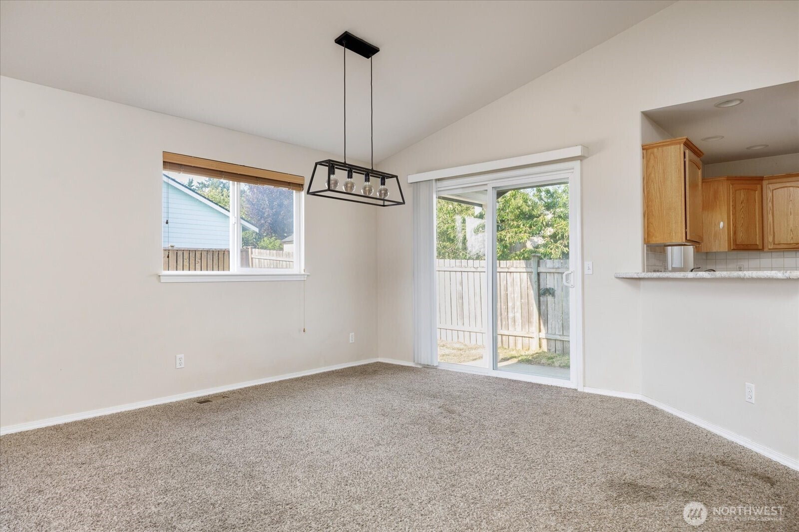 229 Nw Cherry Hill Loop Property Photo 9
