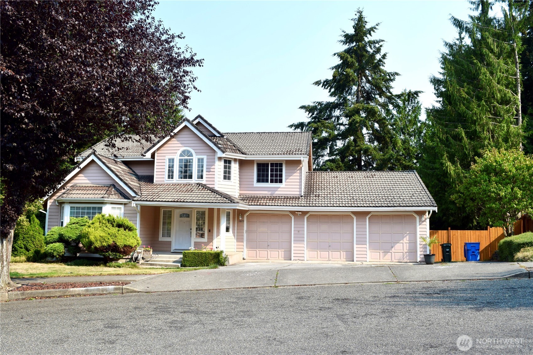 1605 27th Avenue Property Photo 1