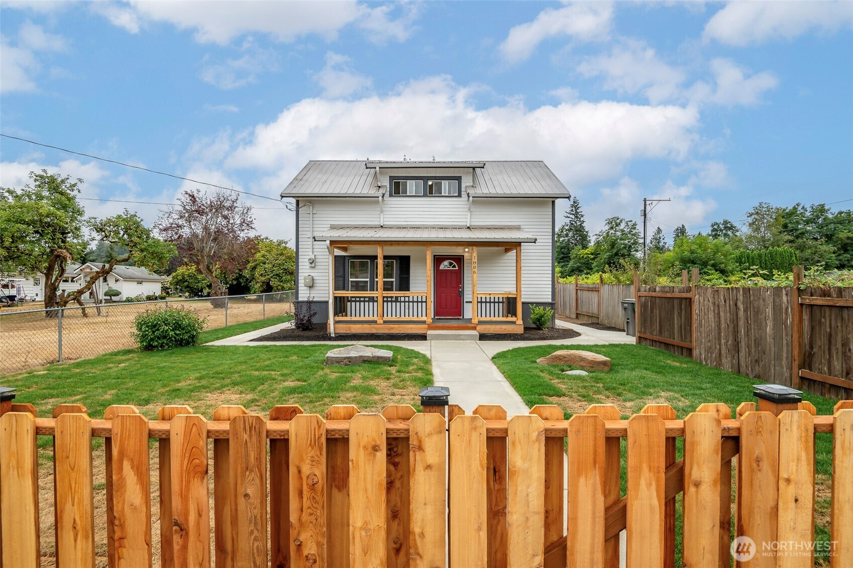 1806 2nd Street Property Photo 2