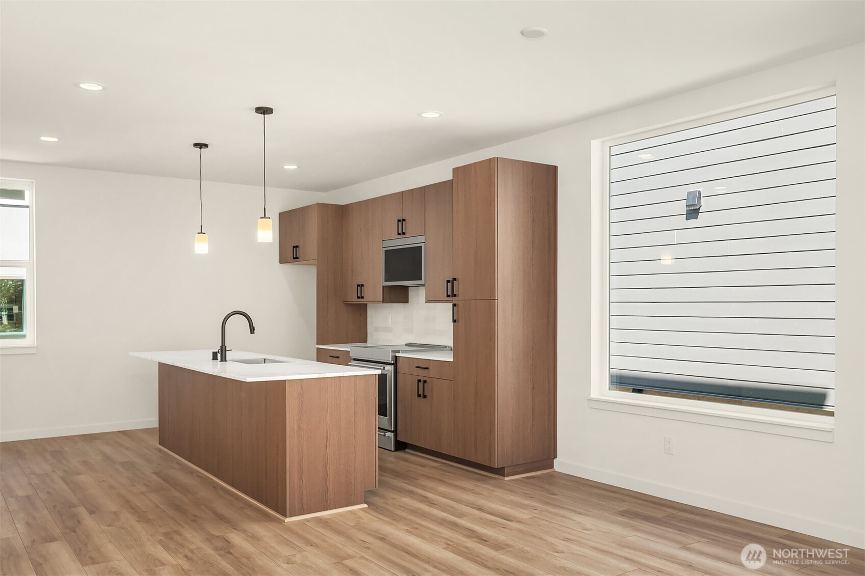 721 15th Avenue B Property Photo 6