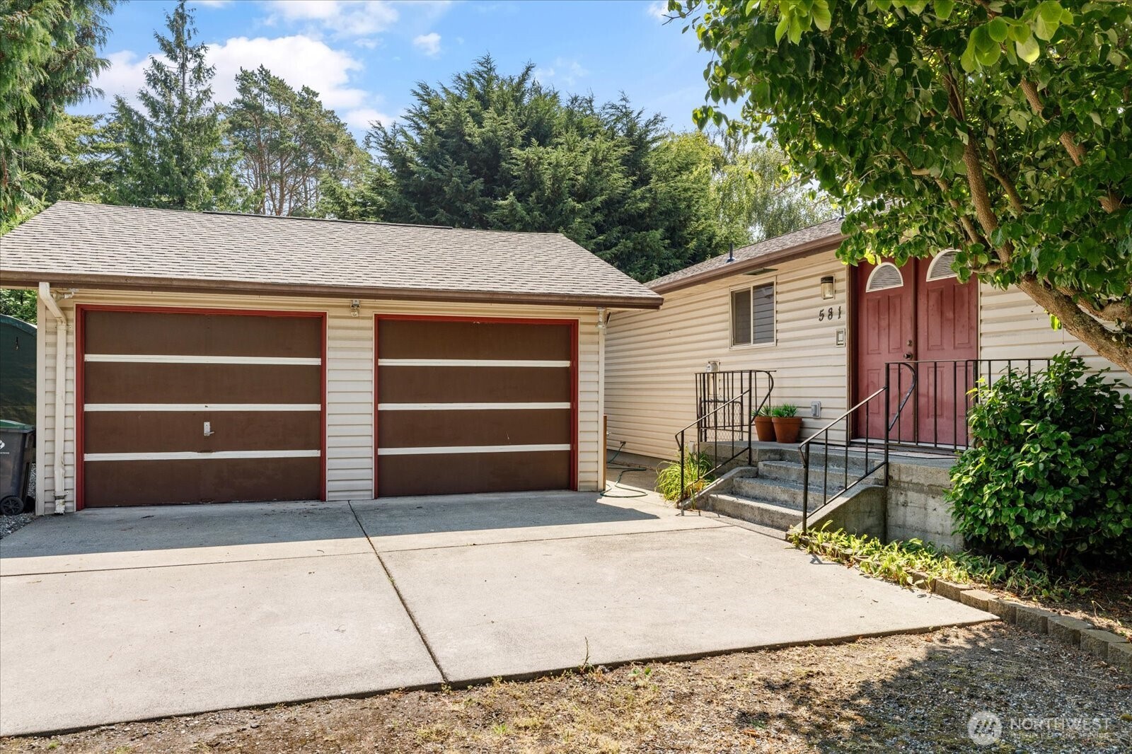 581 Olympic View Drive Property Photo 1
