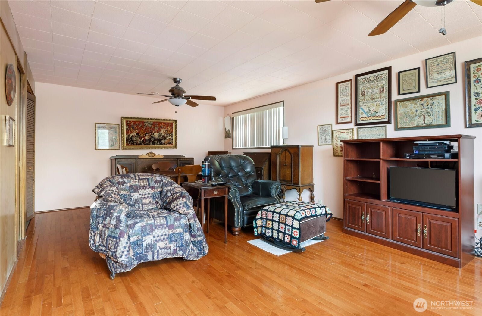 581 Olympic View Drive Property Photo 8