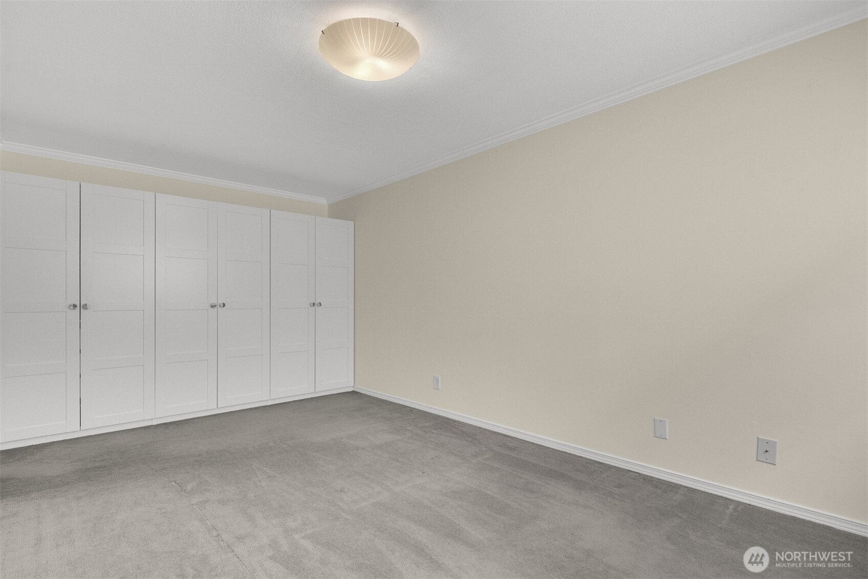 2501 Canterbury Lane 320 Property Photo 22