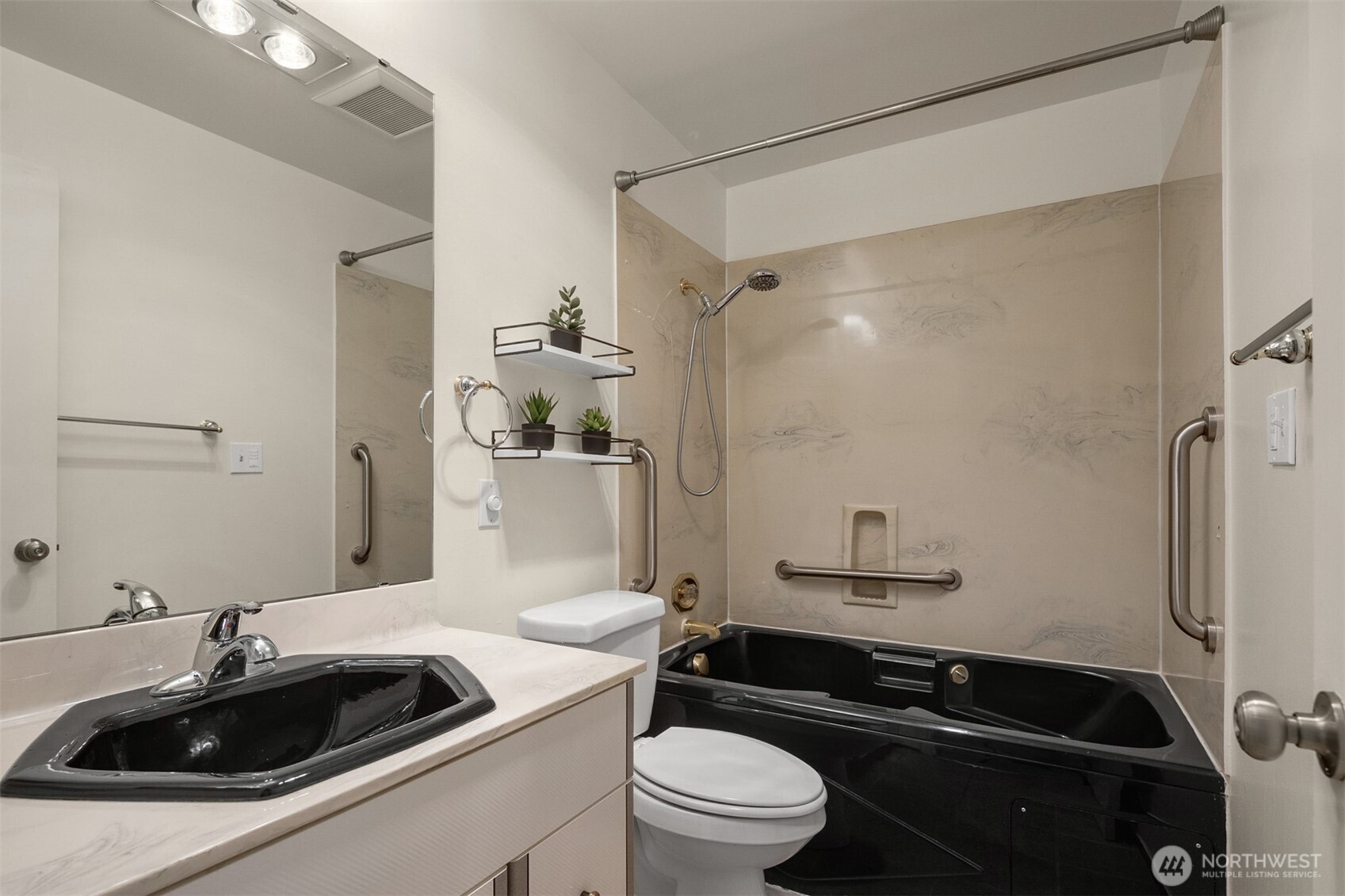 2501 Canterbury Lane 320 Property Photo 23