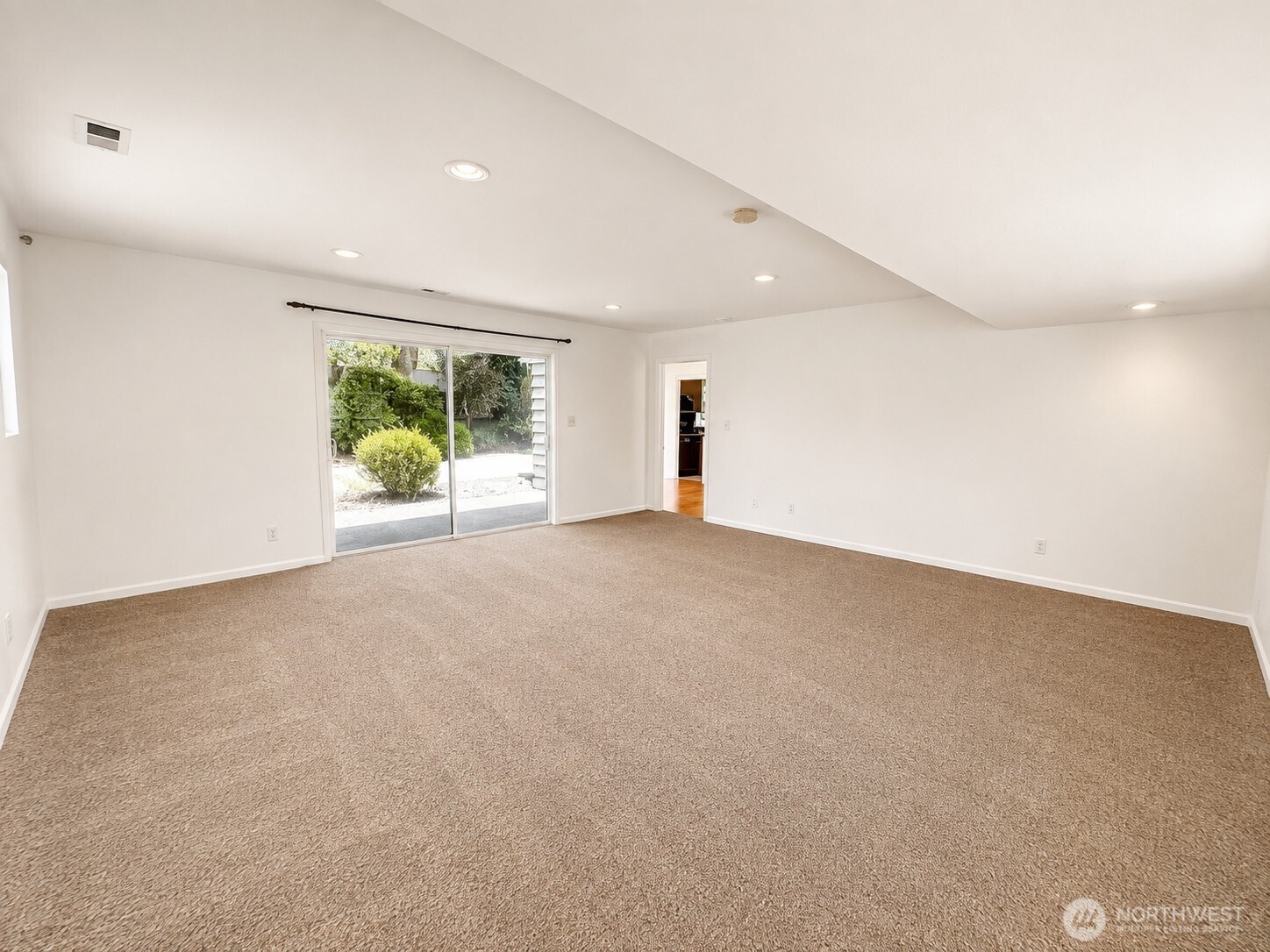10424 Ne 17th Street Property Photo 5