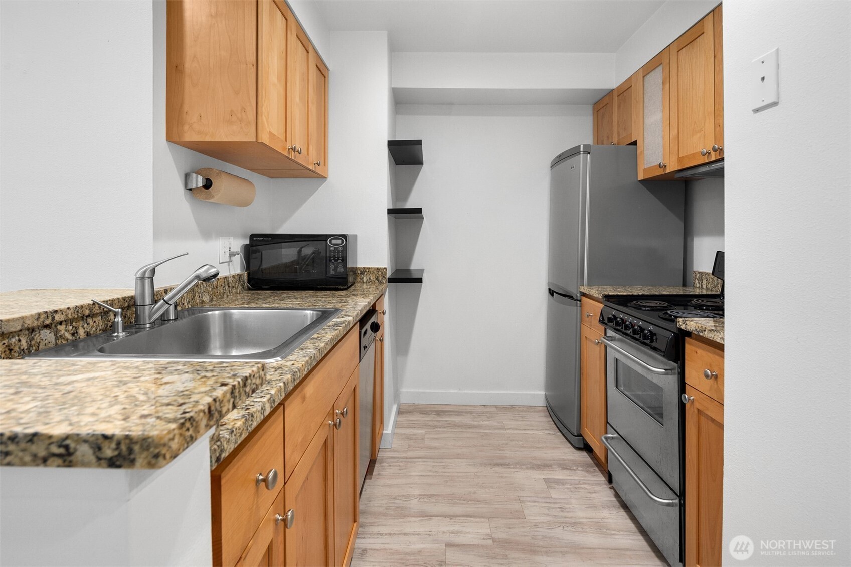 7600 Greenwood Avenue 209 Property Photo 12