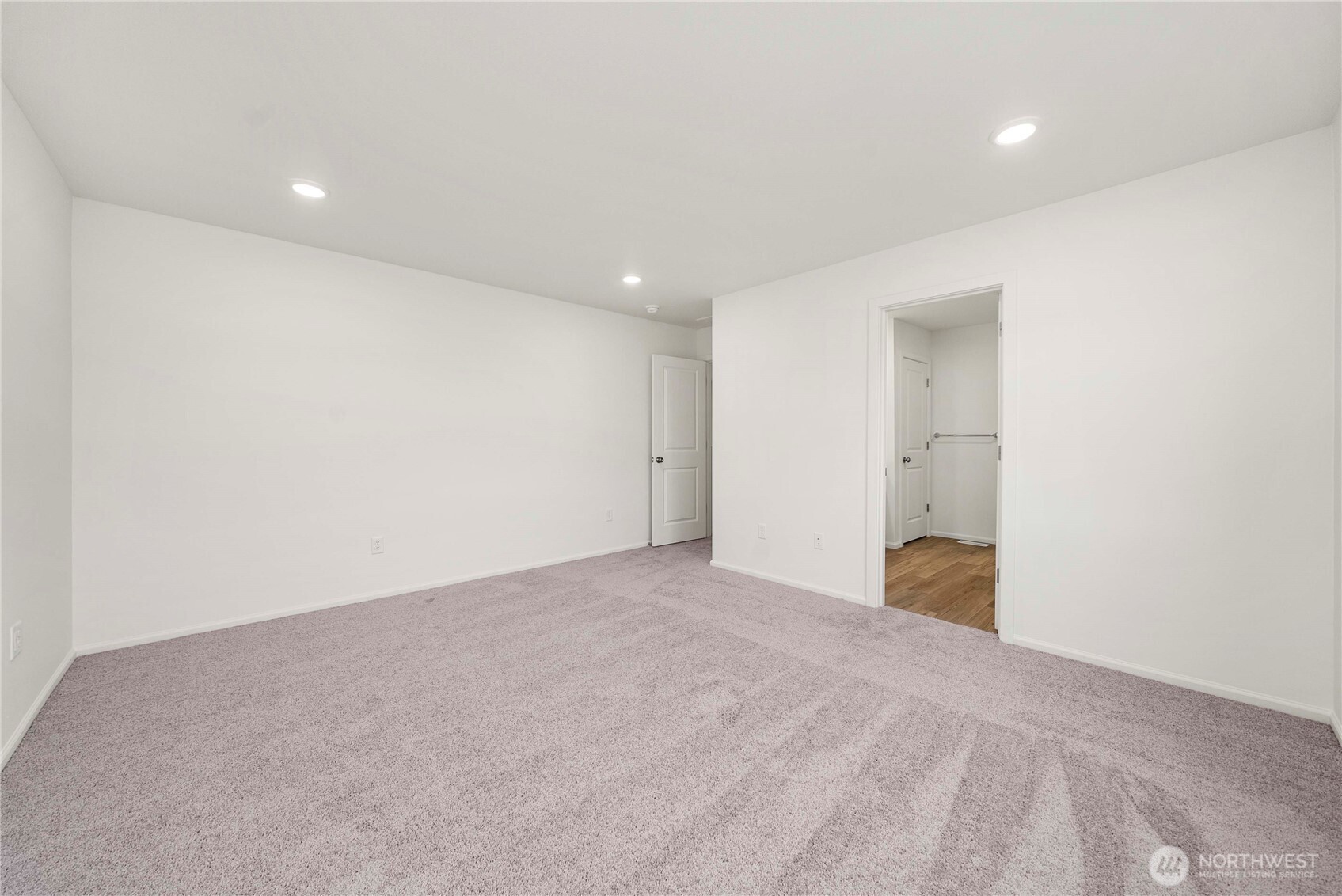 9902 Ferns Loop Property Photo 14