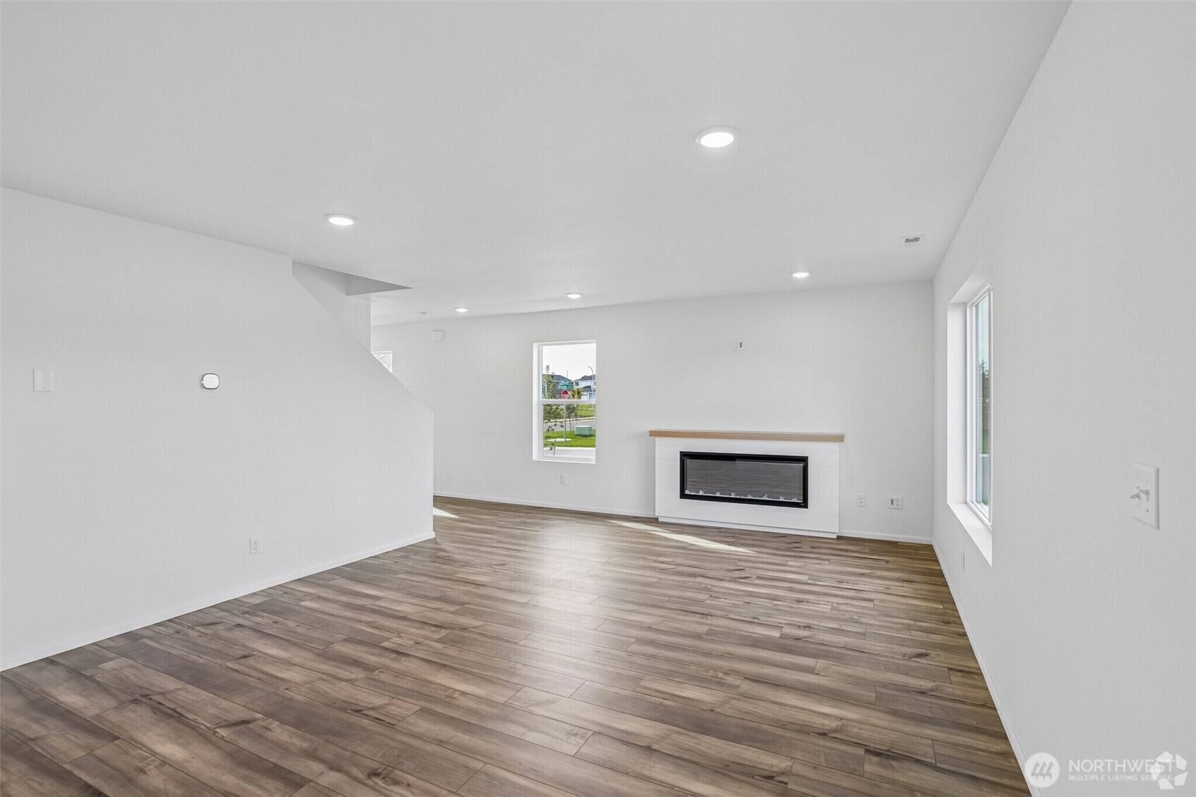 9902 Ferns Loop Property Photo 16