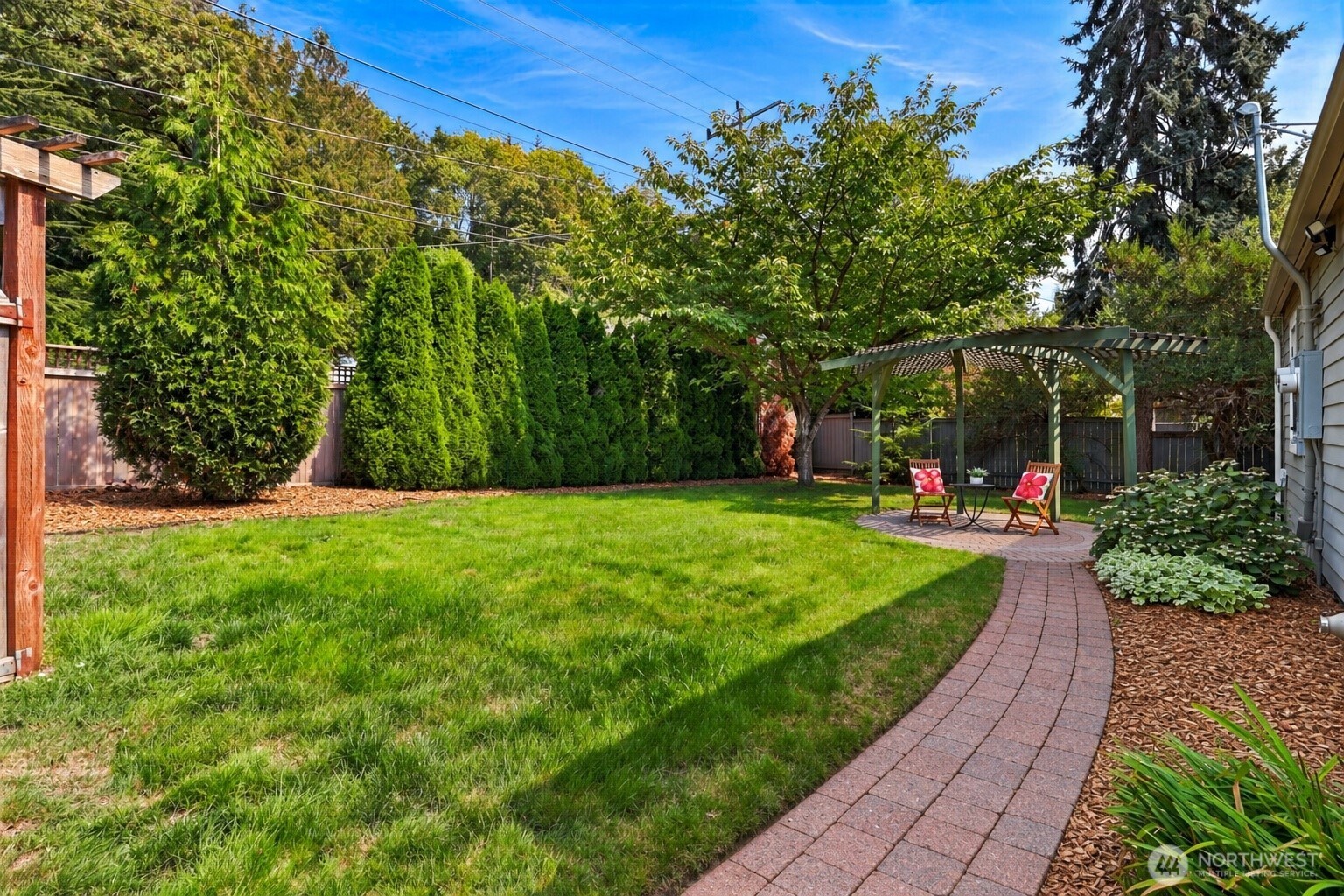 12025 56th Place Property Photo 2