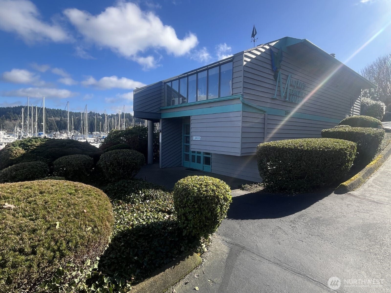 3901 Harborview Drive B25 Property Photo 11