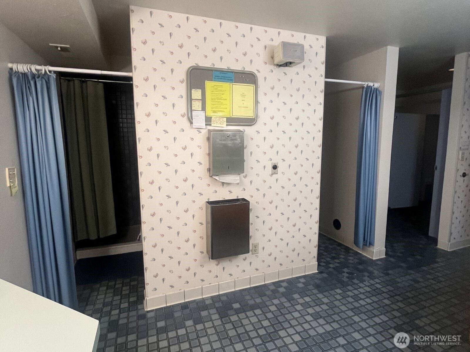 3901 Harborview Drive B25 Property Photo 14