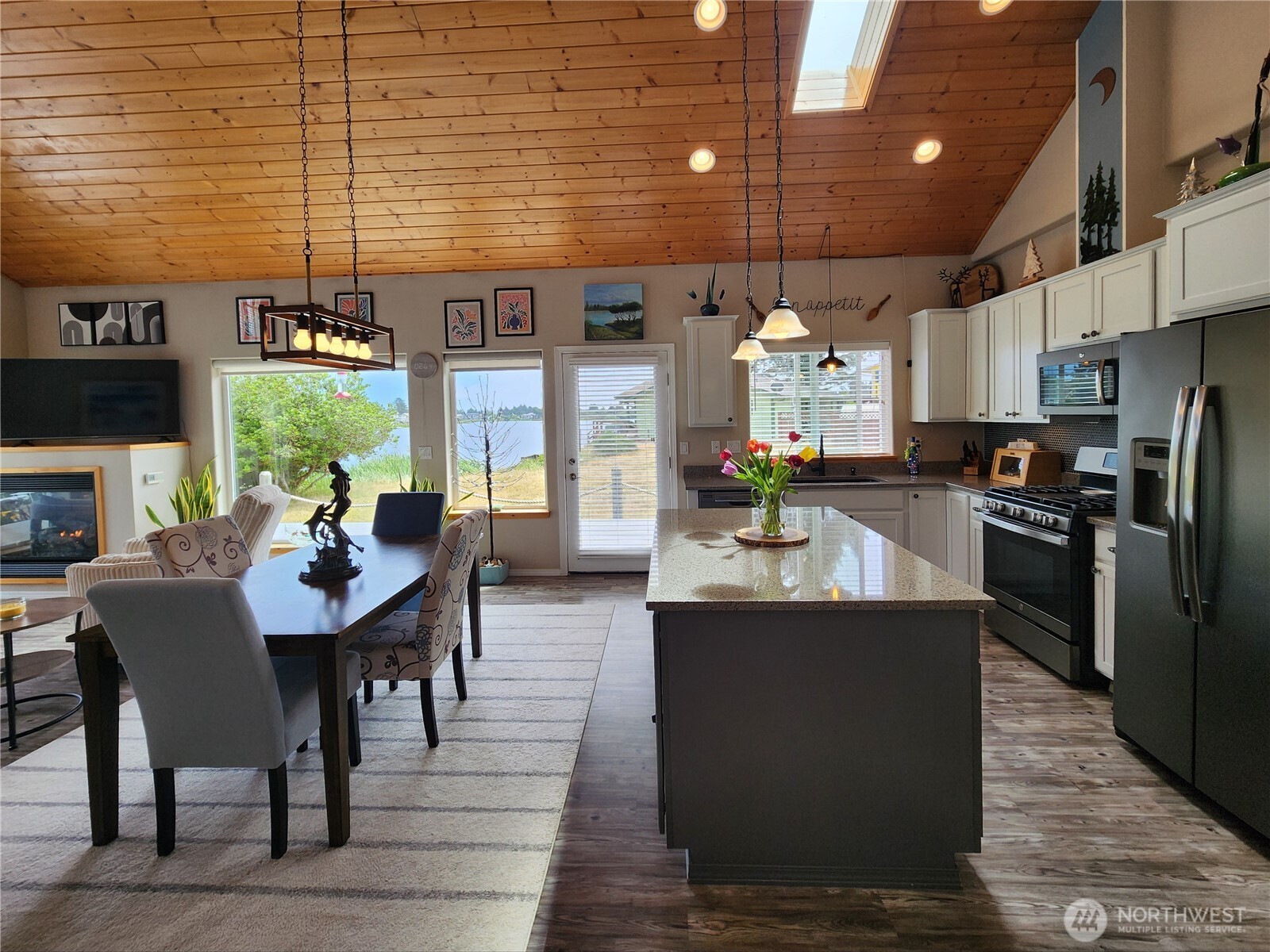 798 Cod Court Property Photo 5